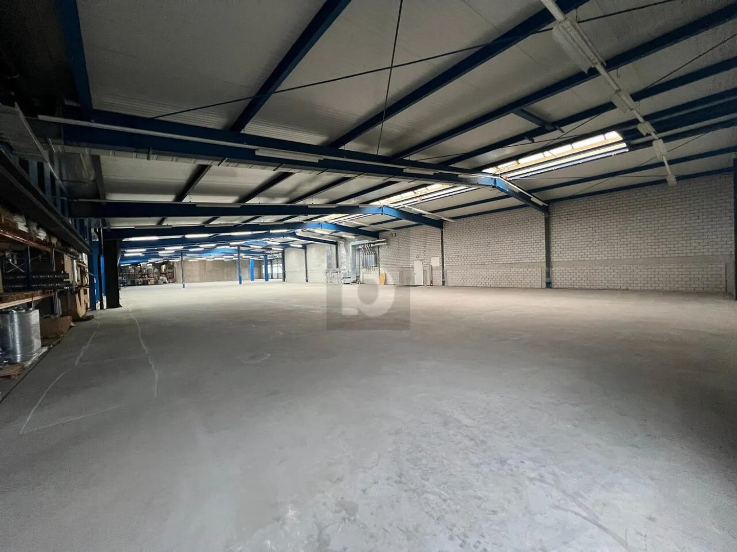 SPAZIOSO CON MOLTO SPAZIO E EFFICIENZA - Foto 2 di 5