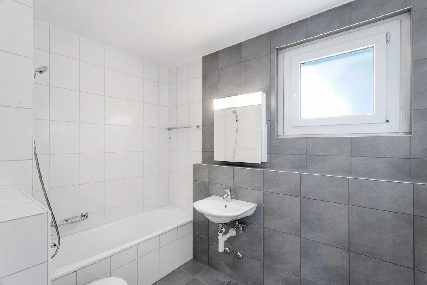 Charmant appartement 2 pièces - Photo 3 sur 6