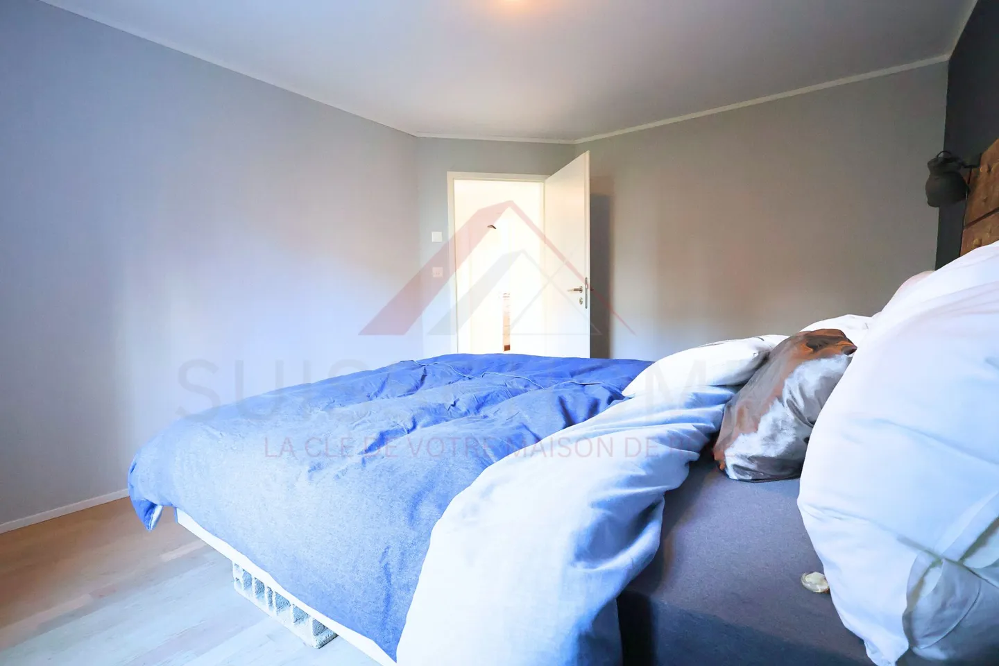 Bassecourt - villa individuelle de 2009 avec 146 m² habitables, jacuzzi, deux terrasses et vue panoramique sur la vallée - Photo 12 sur 23