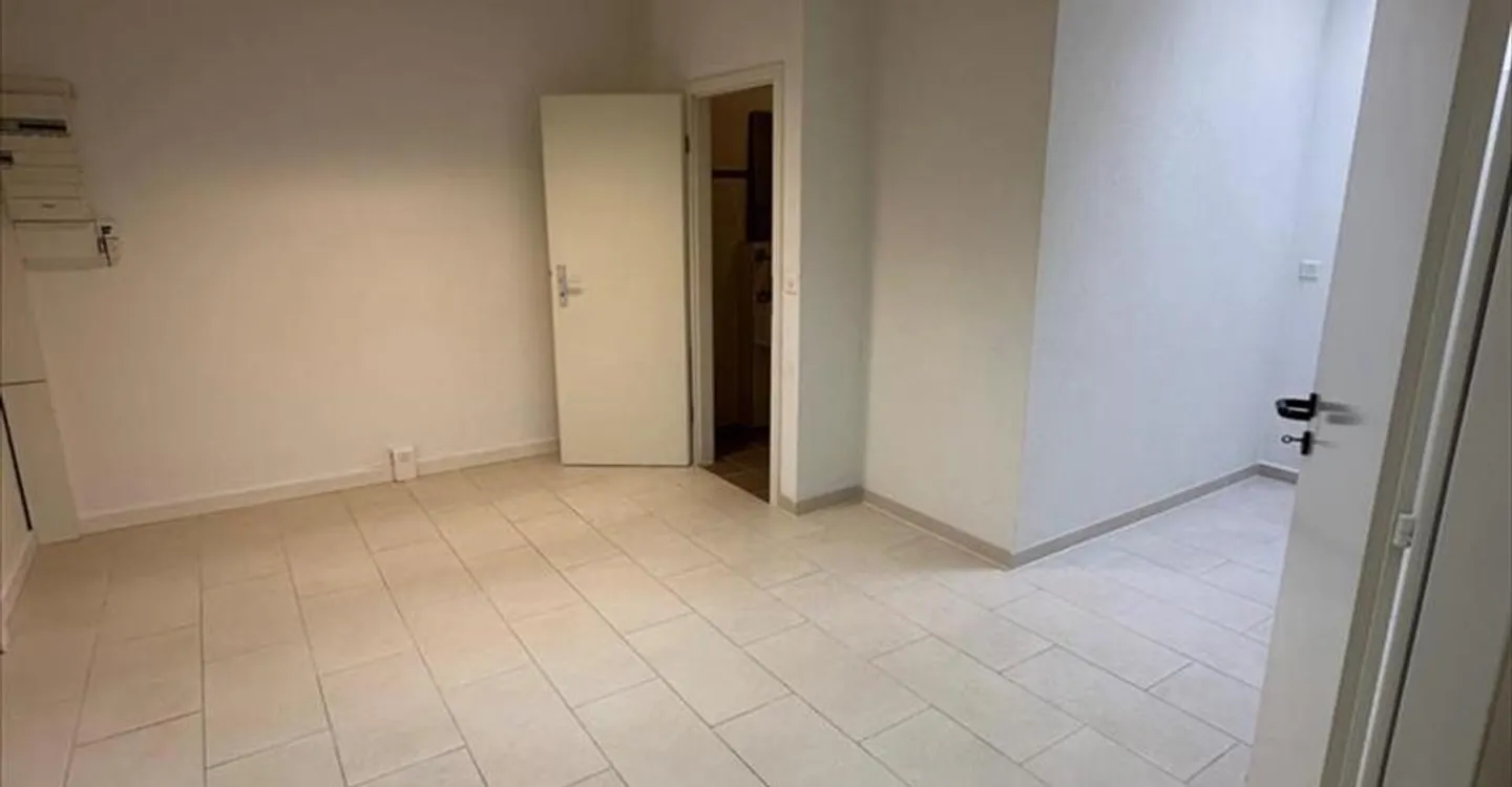 Mischgenutztes Gebäude mieten - Foto 8 von 10