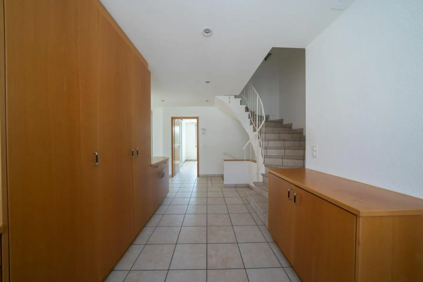 6.5-Zimmer-Maisonette-Wohnung mit 210m²  Wohnfläche - Foto 8 von 18