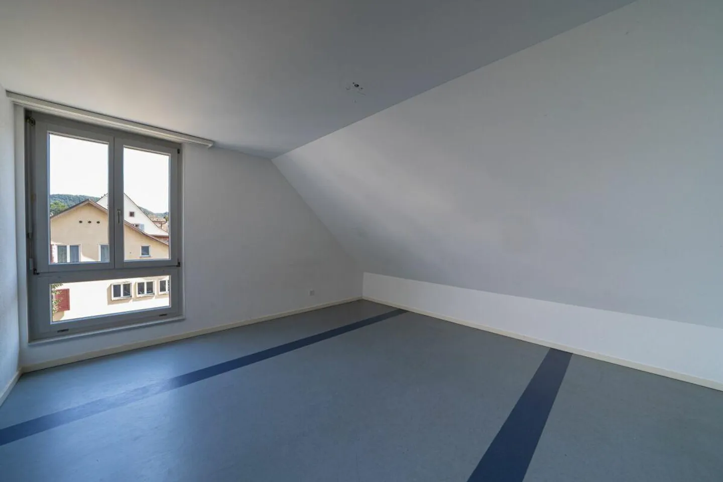 6.5-Zimmer-Maisonette-Wohnung mit 210m²  Wohnfläche - Foto 15 von 18