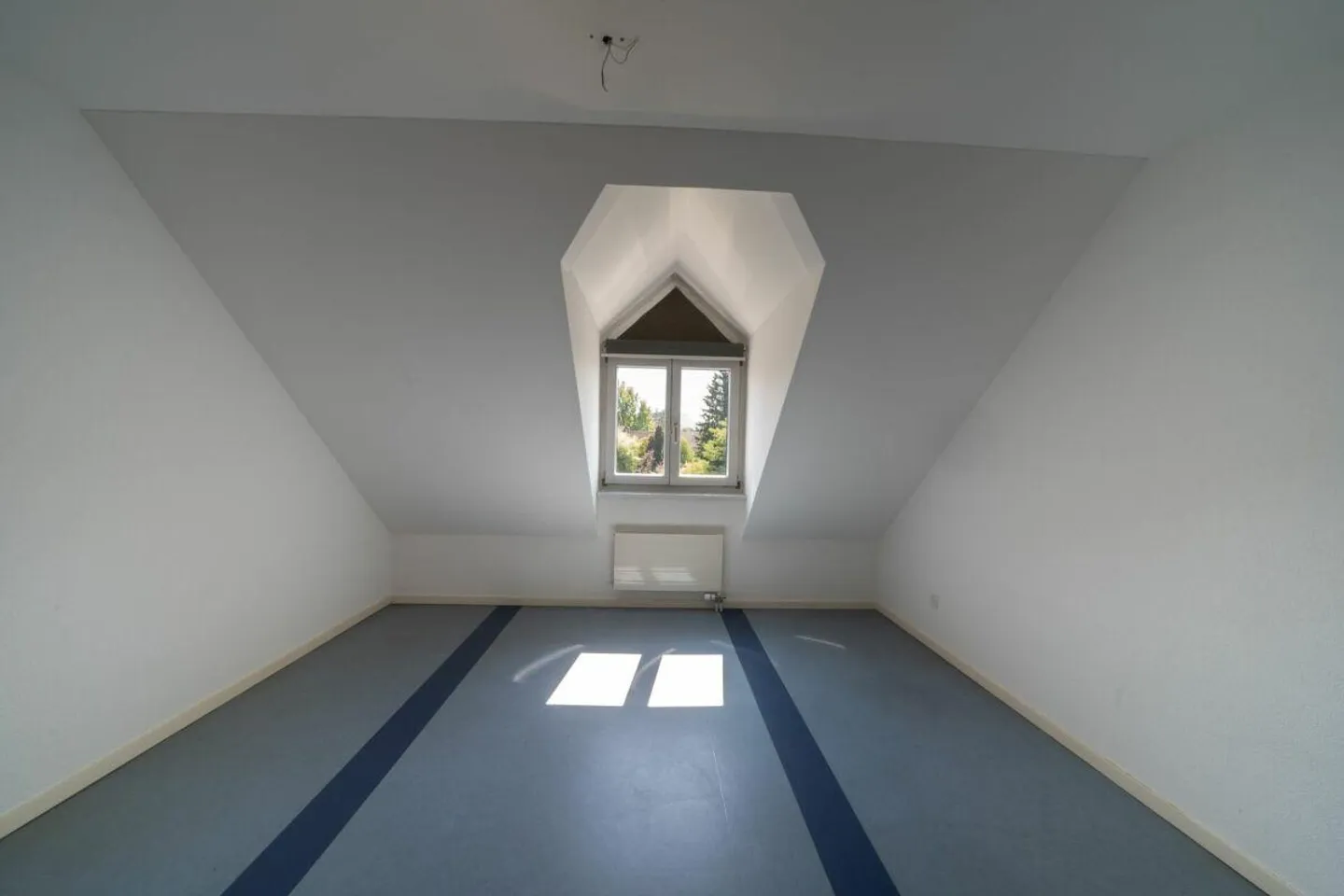 6.5-Zimmer-Maisonette-Wohnung mit 210m²  Wohnfläche - Foto 16 von 18