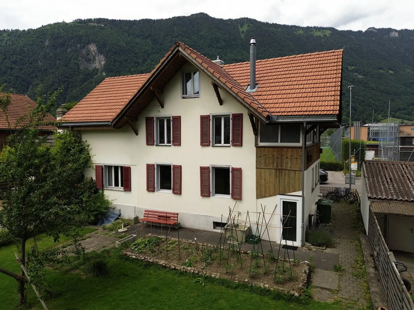 Residential building with 3 units - Photo 1 of 29