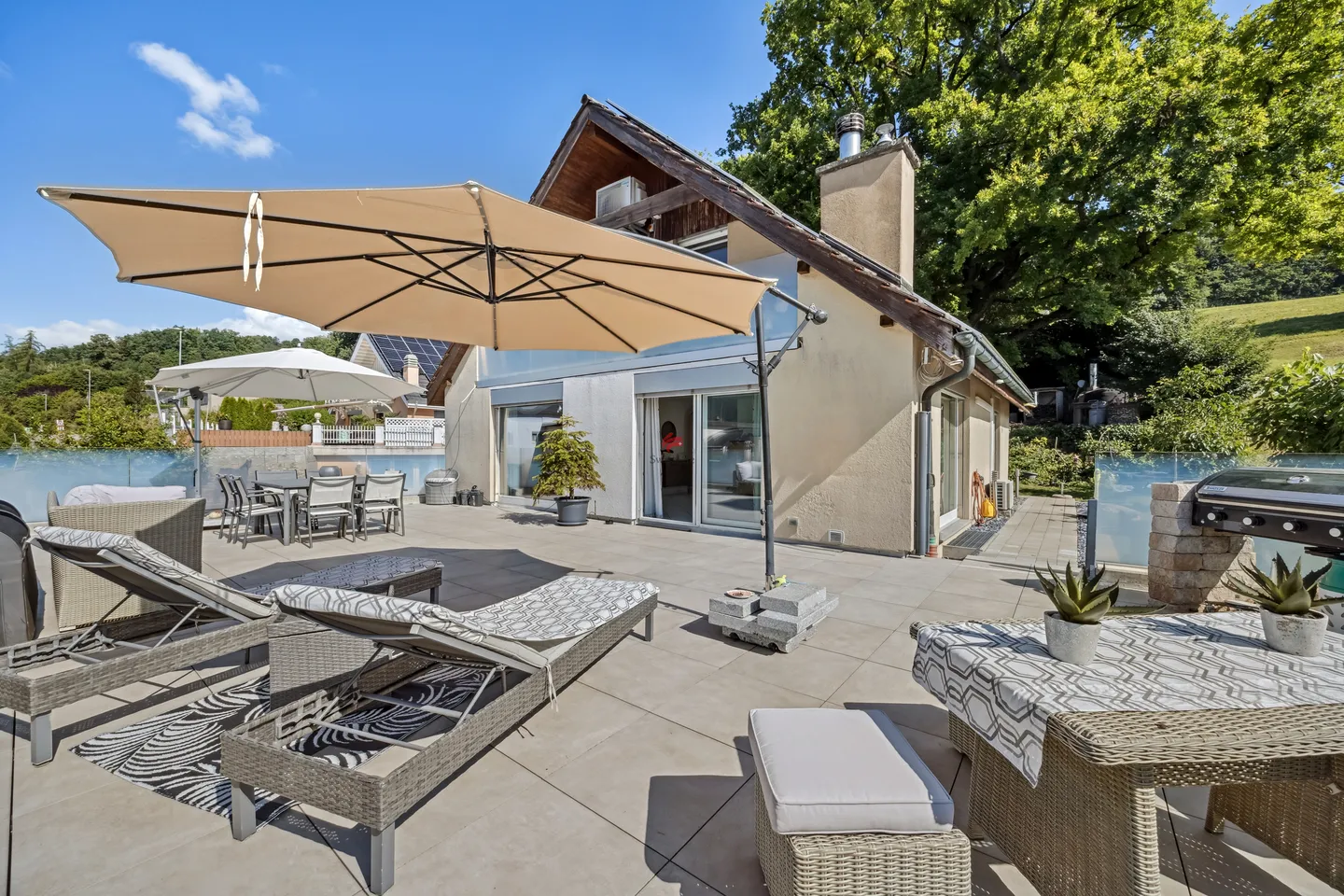 Single house for sale - Photo 1 of 13