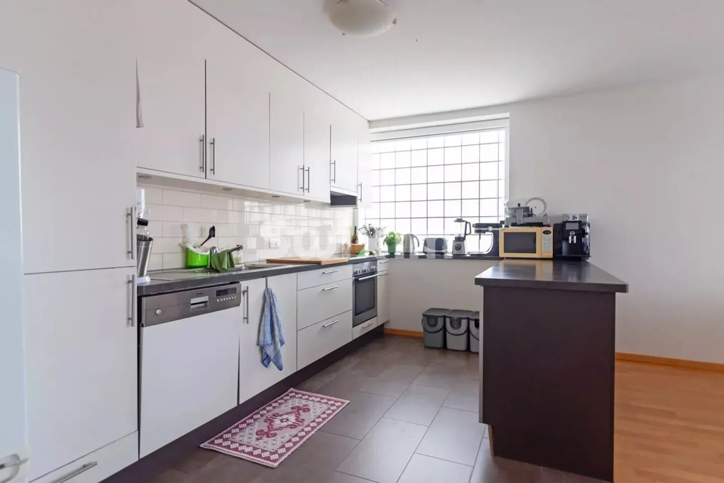 Schöne 5-Zimmer-Wohnung mit Terrasse im obersten Stockwerk - Foto 3 von 5