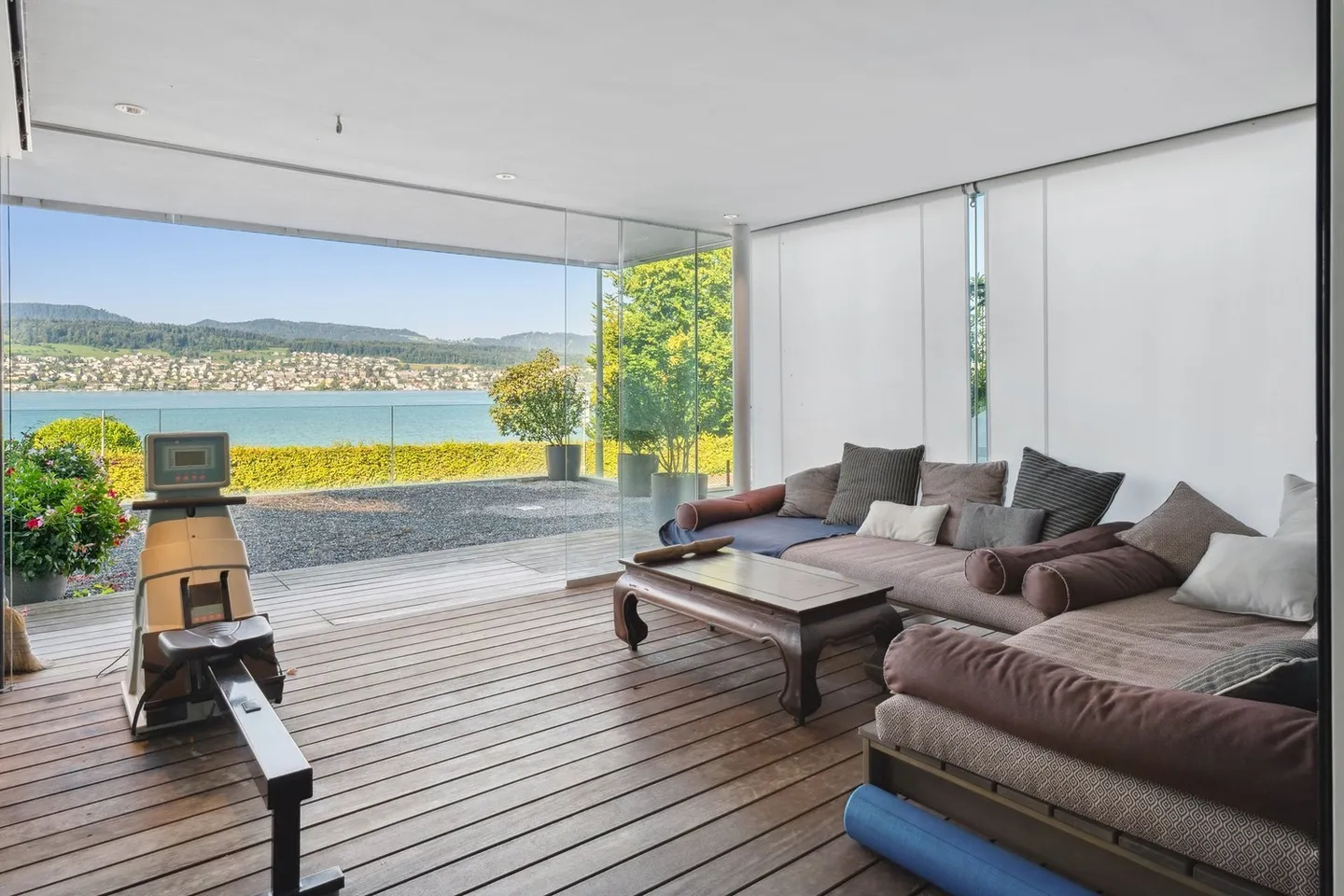 Appartement spacieux avec grande terrasse et vue imprenable sur le lac à Herrliberg - Photo 3 sur 9