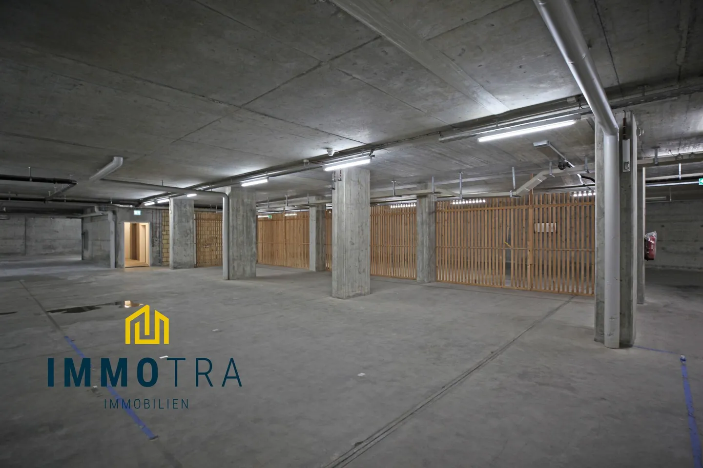 Ampio spazio di stoccaggio a Köniz - Foto 1 di 6
