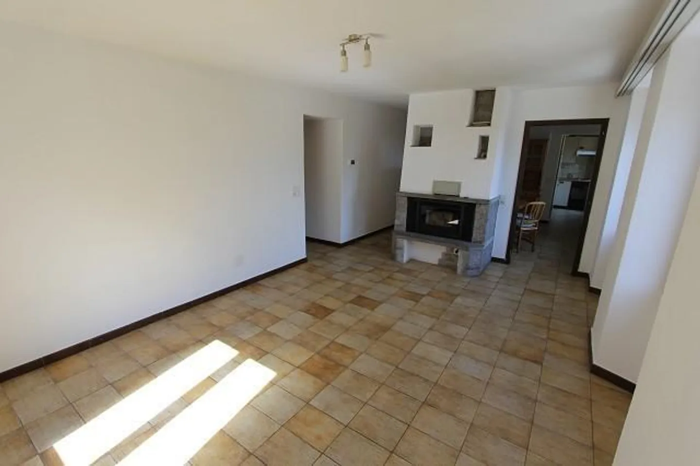 Appartement de 5 1/2 pièces au dernier étage avec jardin et pergola - Photo 2 sur 15