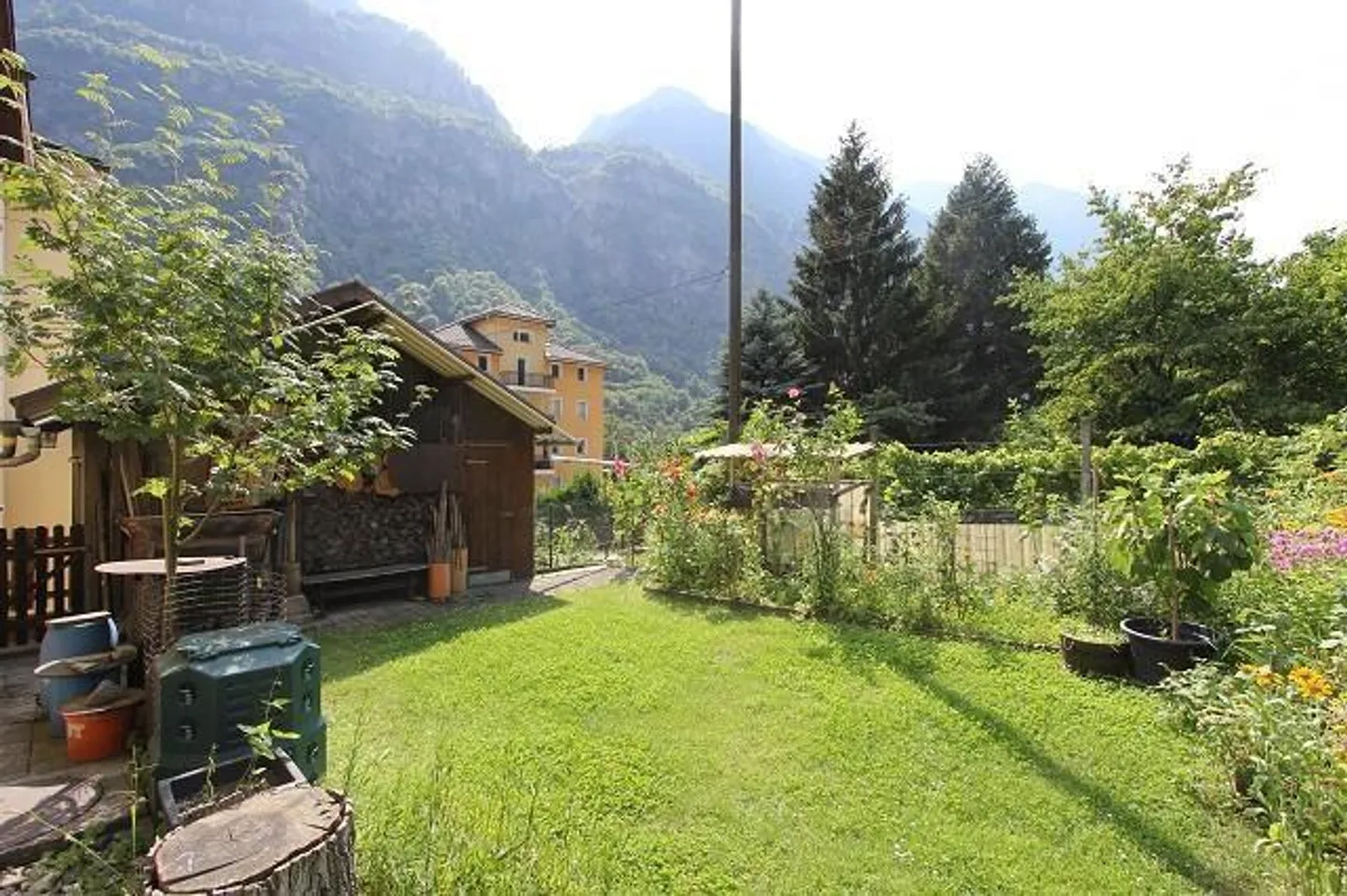 Appartement de 5 1/2 pièces au dernier étage avec jardin et pergola - Photo 11 sur 15