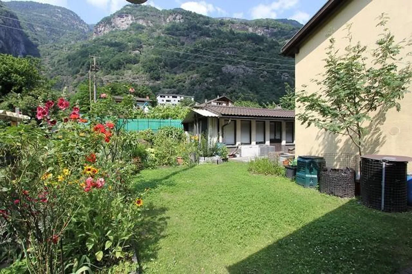 Appartement de 5 1/2 pièces au dernier étage avec jardin et pergola - Photo 12 sur 15