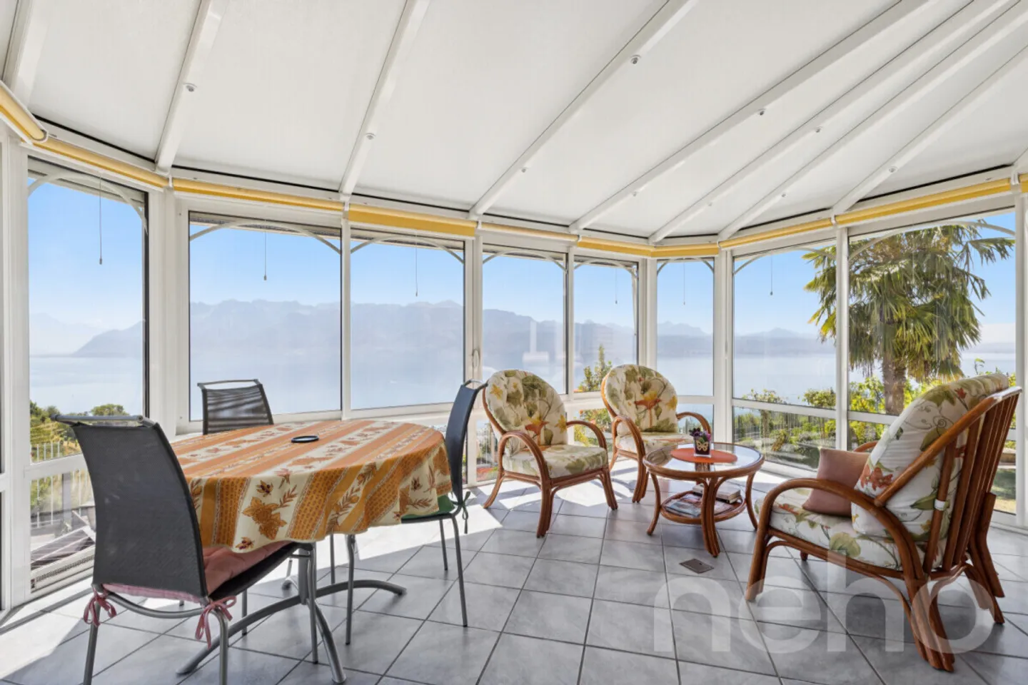 Between Lake and Vines: A Rare Property in Grandvaux - Photo 7 of 12