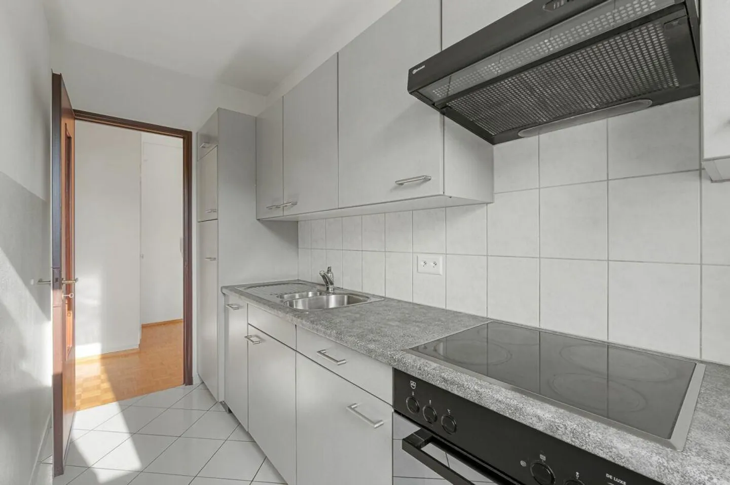 Appartamento luminoso 2.5 locali - Foto 2 di 10