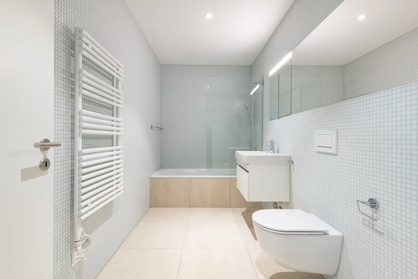 Modern and spacious - Photo 1 of 3