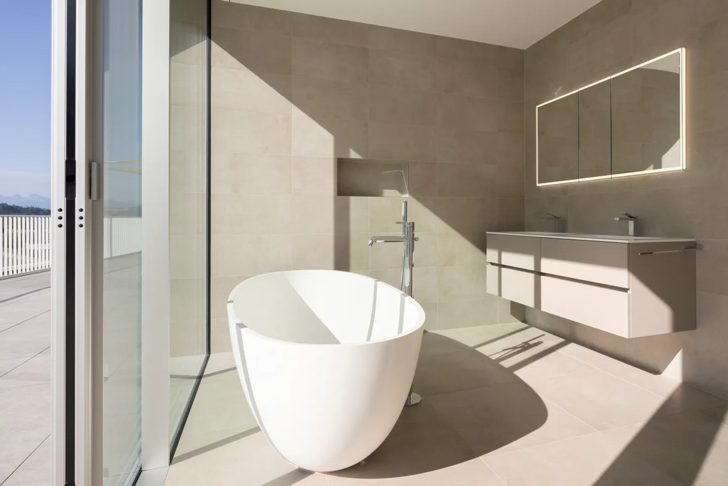 ELEGANT PENTHOUSE WITH UNIQUE VIEW AND DESIGN - Photo 14 of 14