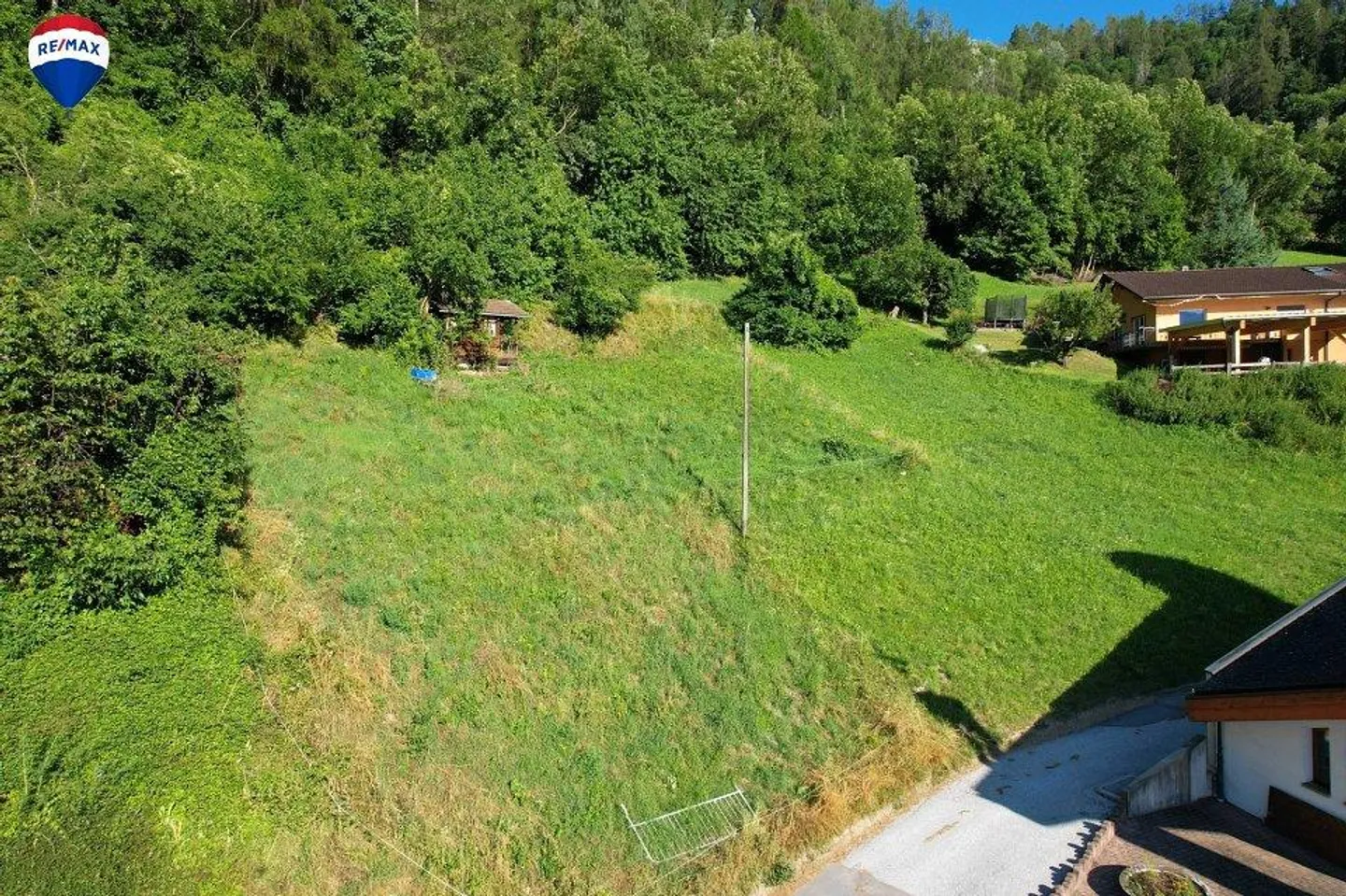 Förderung einer Villa und zweier Reihenhäuser zu bauen - Foto 5 von 7