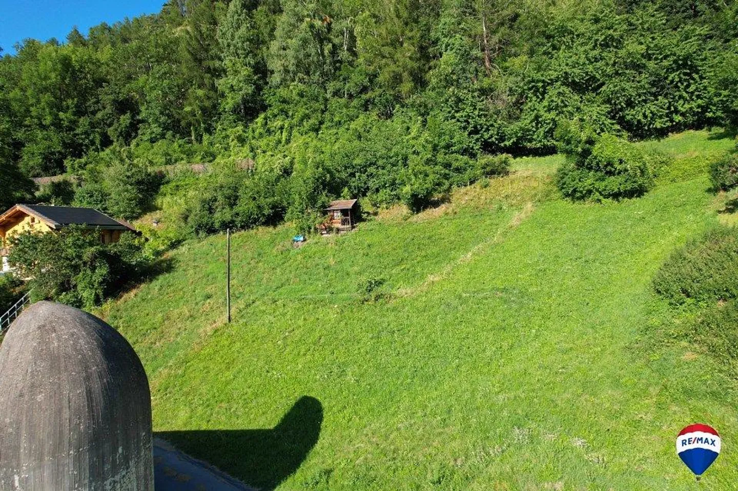 Förderung einer Villa und zweier Reihenhäuser zu bauen - Foto 3 von 7