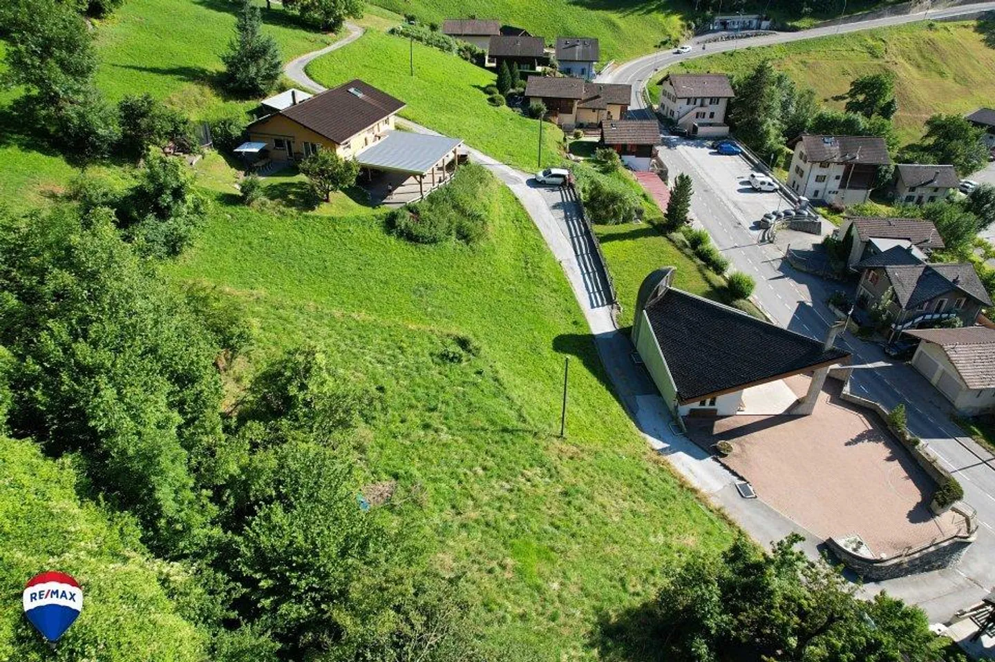 Förderung einer Villa und zweier Reihenhäuser zu bauen - Foto 4 von 7