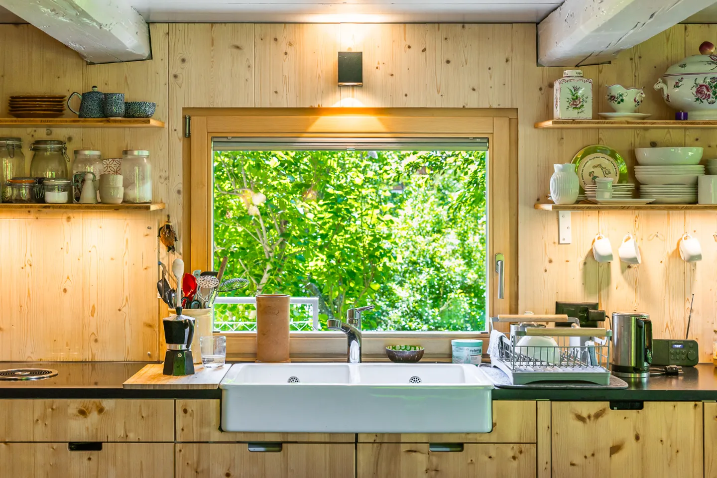 Proprietà di carattere: attico ristrutturato con giardino alberato - Foto 11 di 13