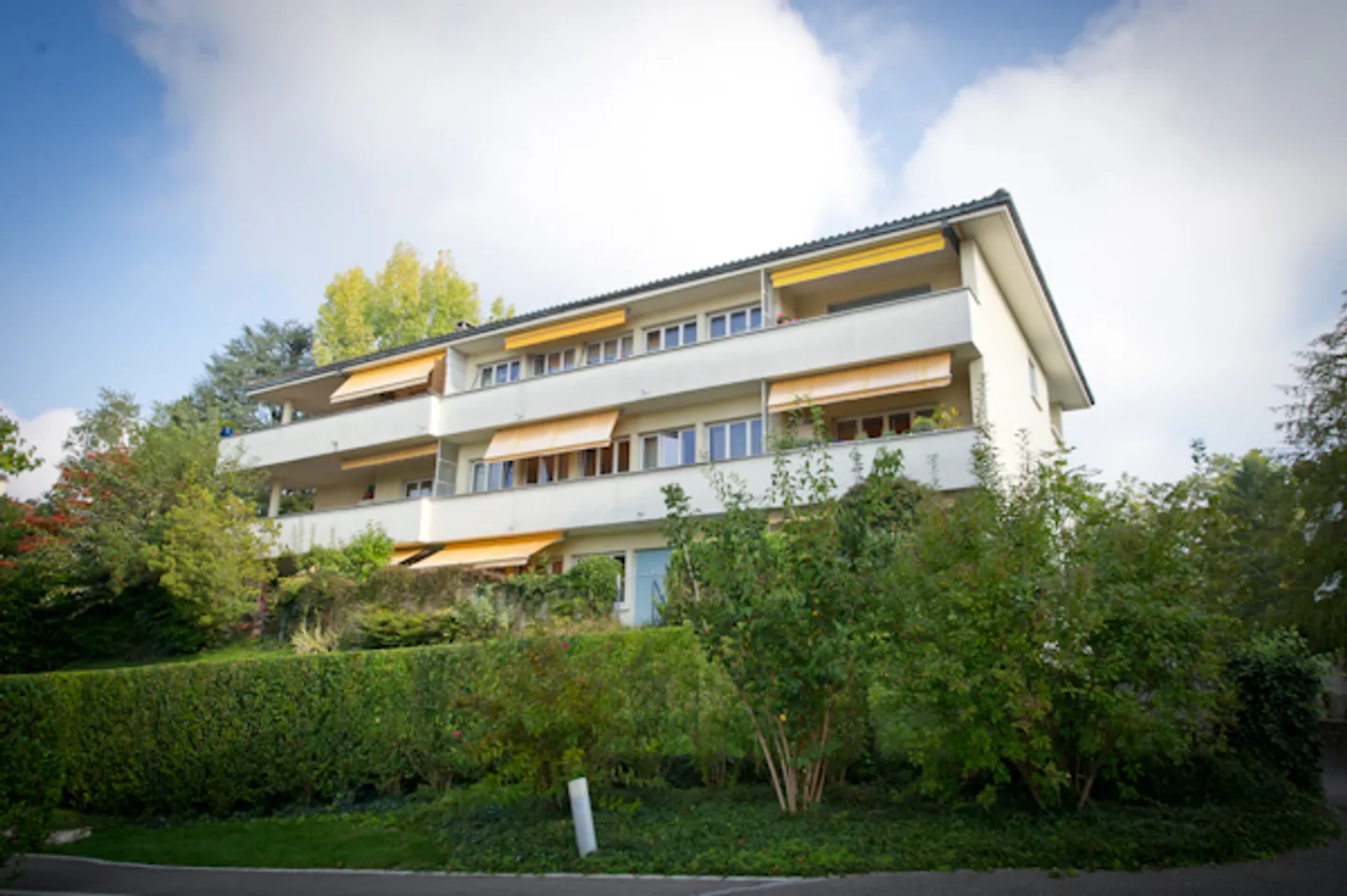 Place de parking extérieure à louer - Photo 1 sur 3