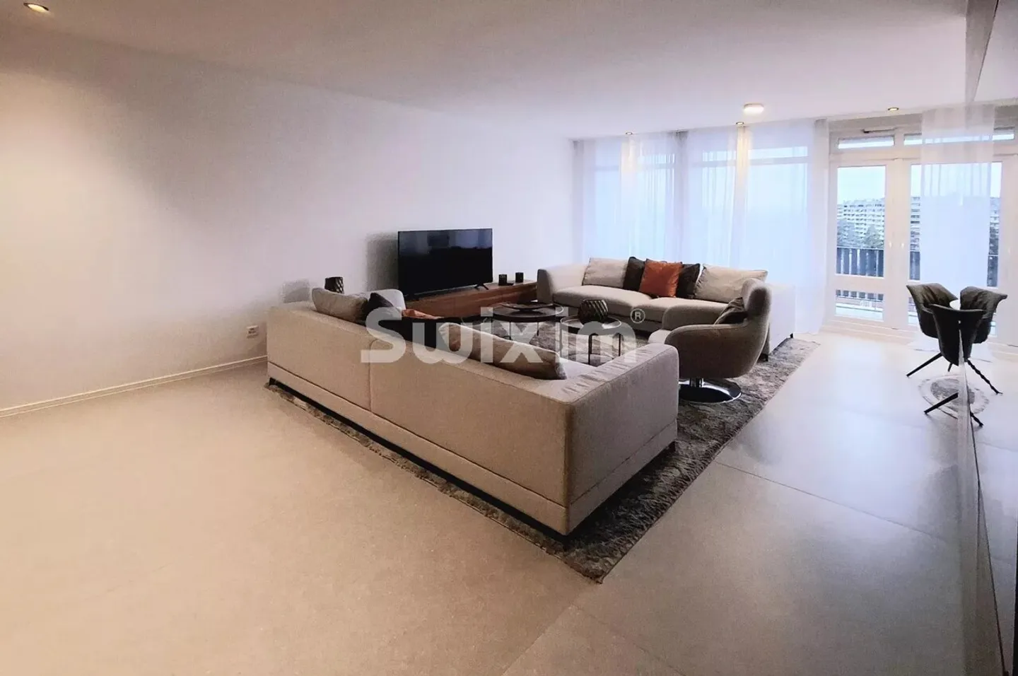 Magnificent high-end apartment - Photo 2 of 5