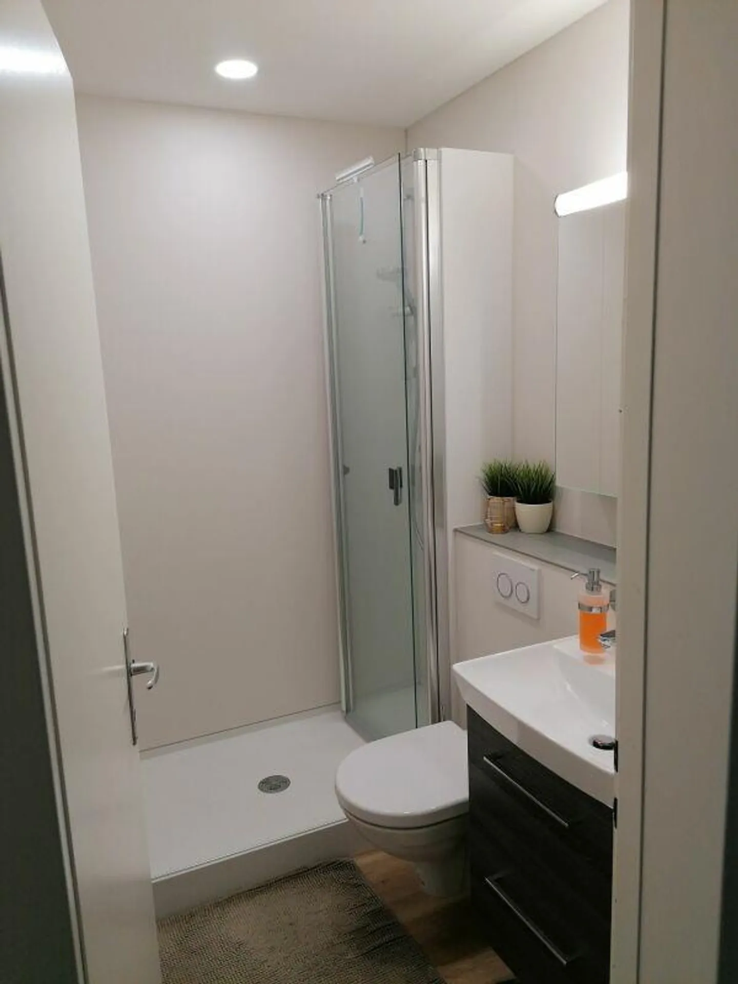 Cozy 2 Room Apartment - Photo 10 of 12