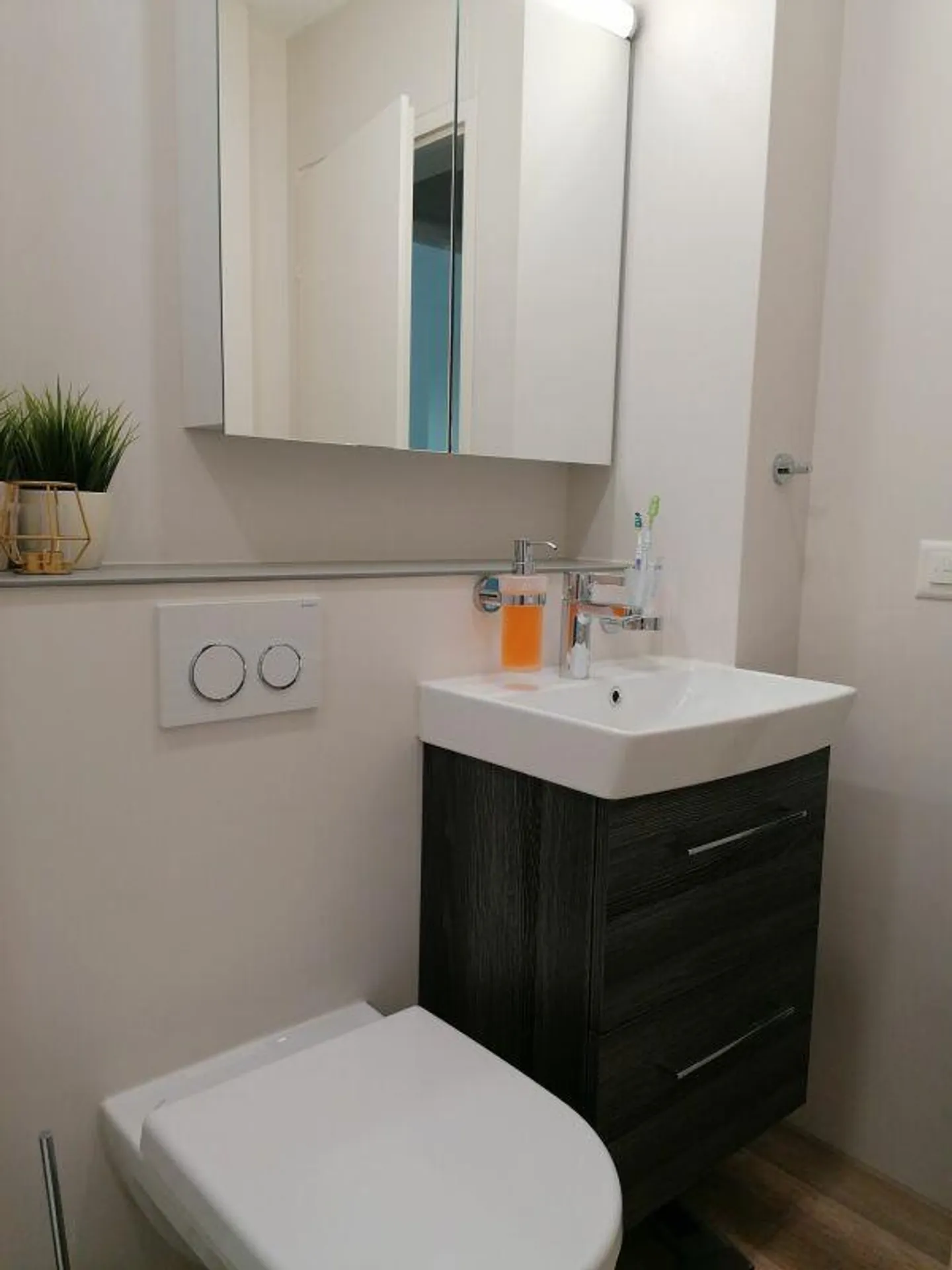 Cozy 2 Room Apartment - Photo 11 of 12