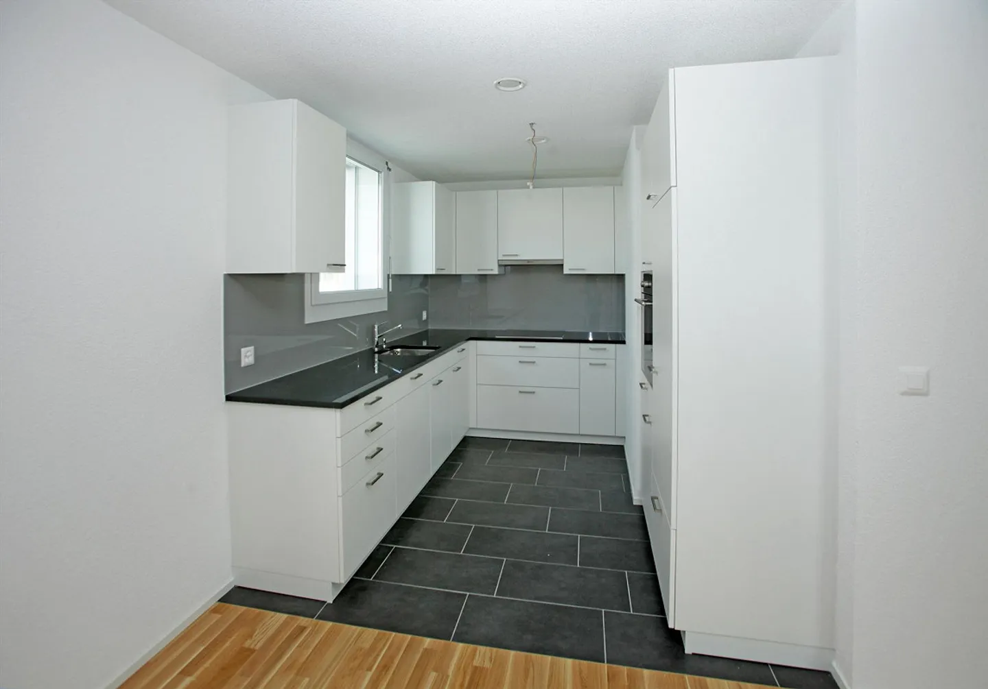 Modernes Apartment mit Terrasse - Foto 4 von 9