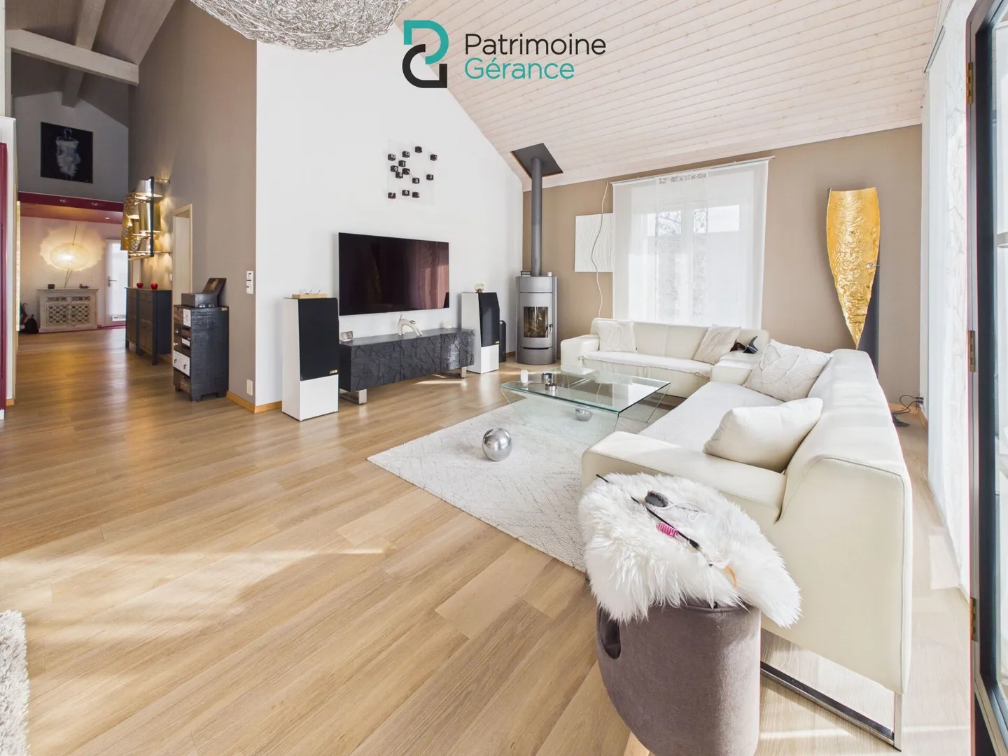 Maison familiale spacieuse à Gampelen - Photo 1 sur 16