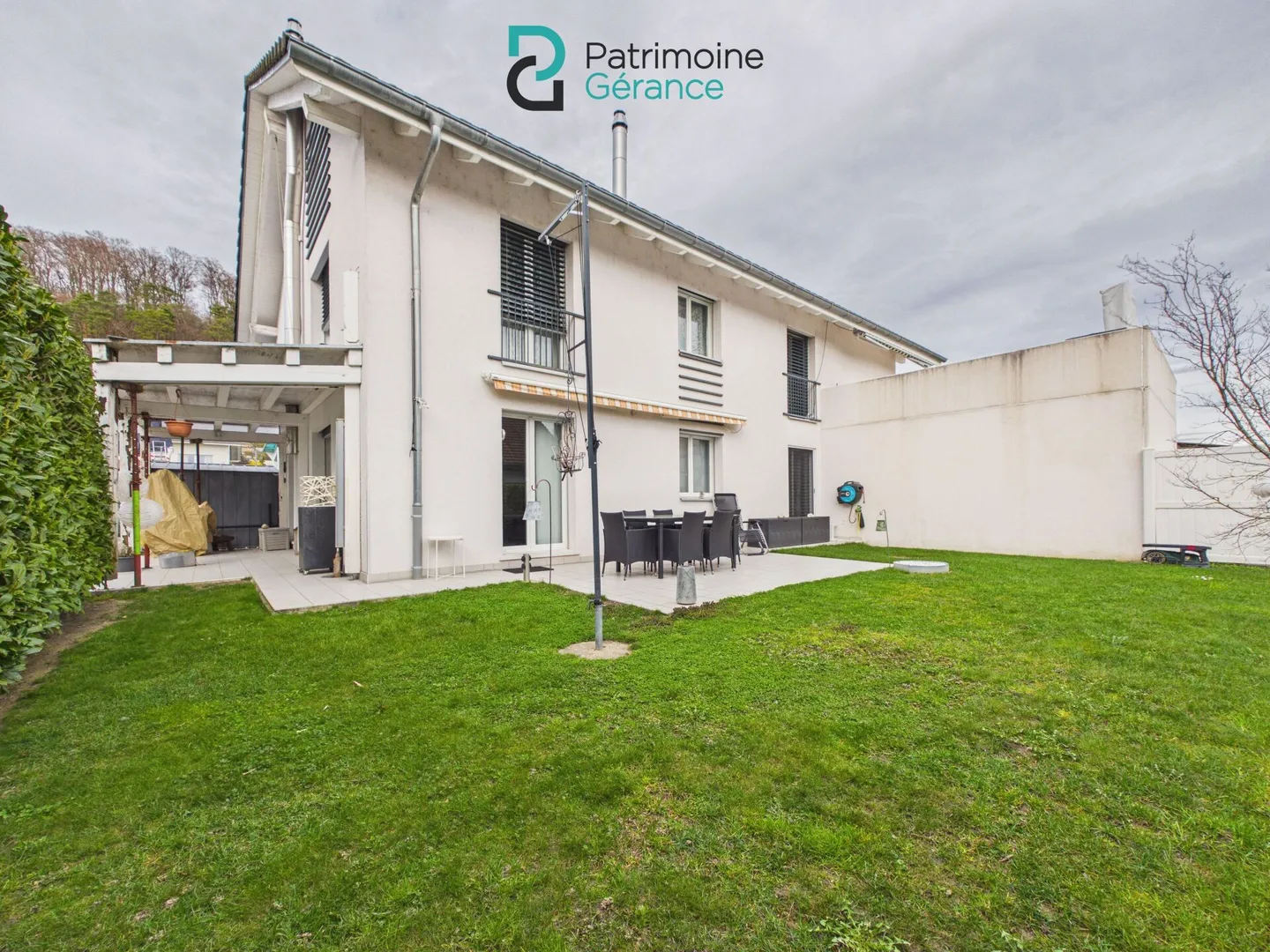 Maison familiale spacieuse à Gampelen - Photo 14 sur 16