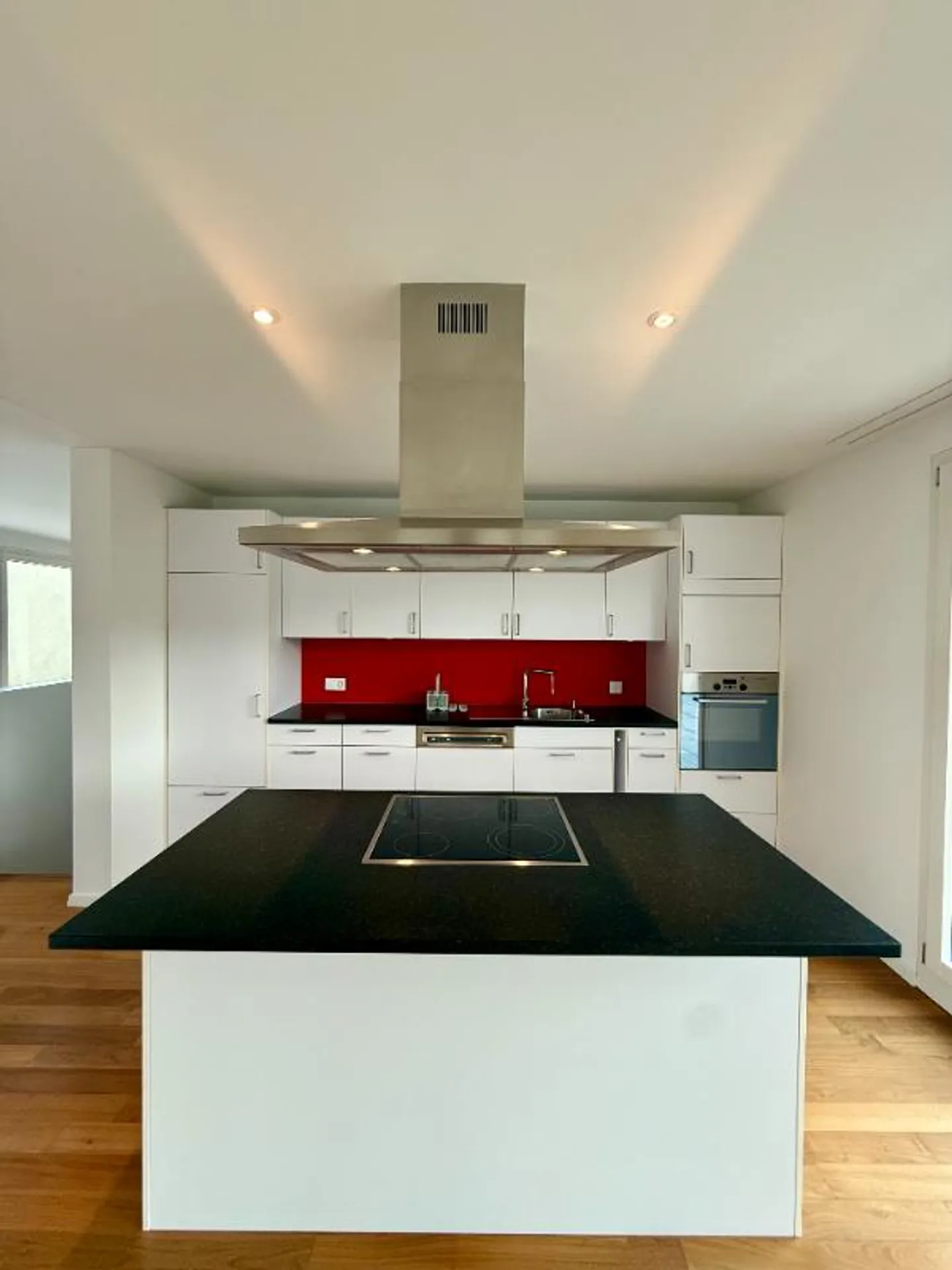 4 Room Penthouse Apartment - Photo 1 of 5