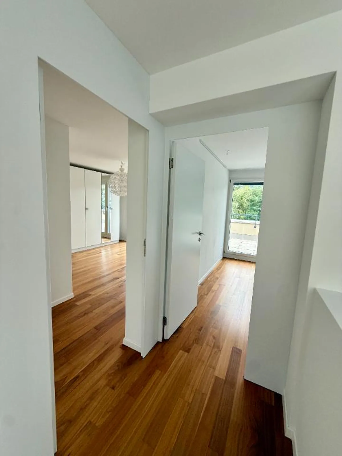 4 Room Penthouse Apartment - Photo 3 of 5