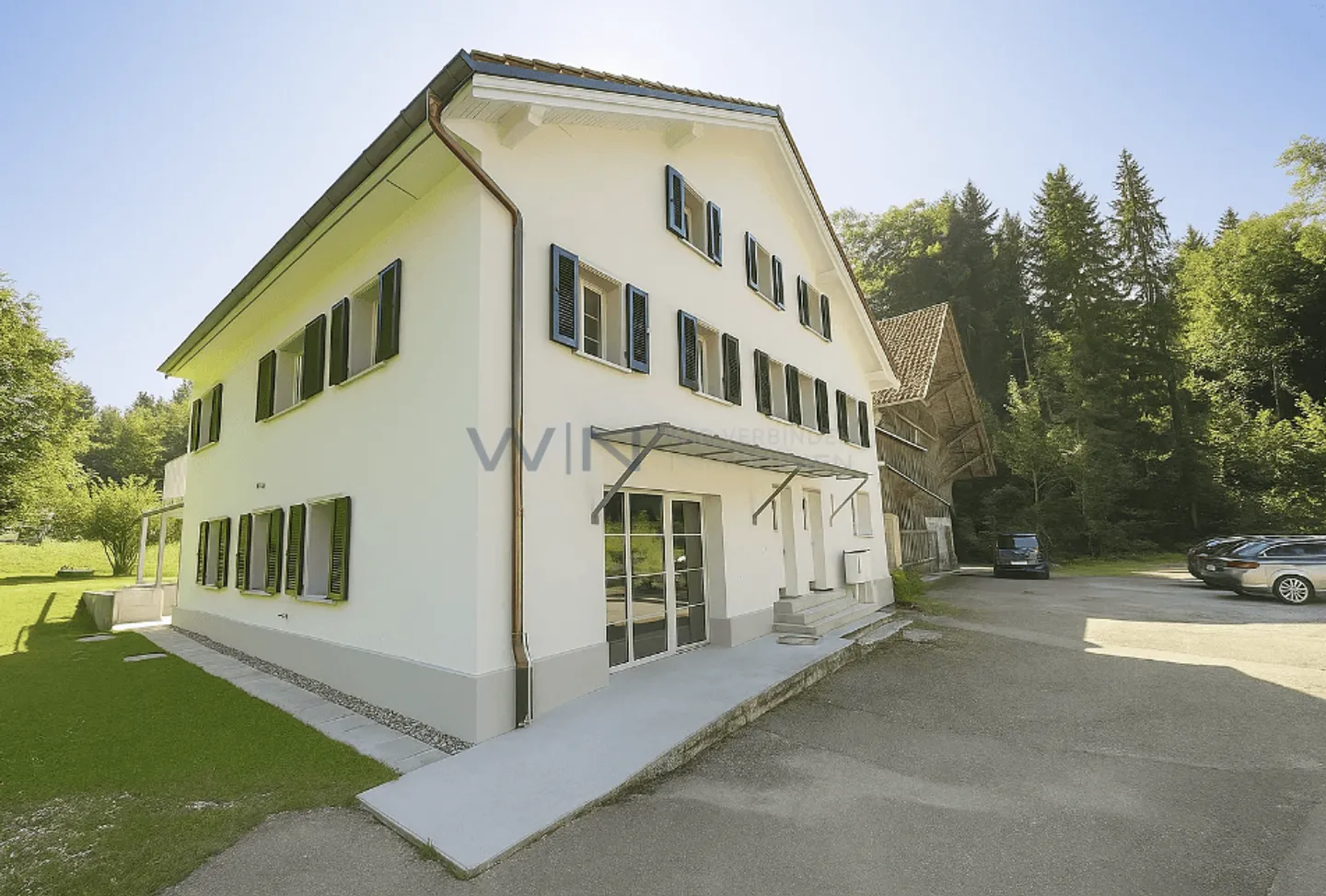 Charming Swiss Chalet Retreat - Photo 10 of 13
