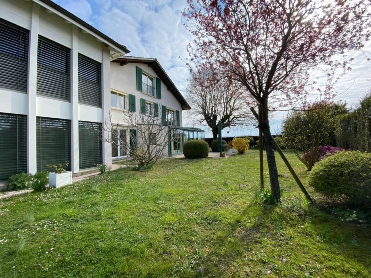 Charming House with Lake View - Photo 2 of 2