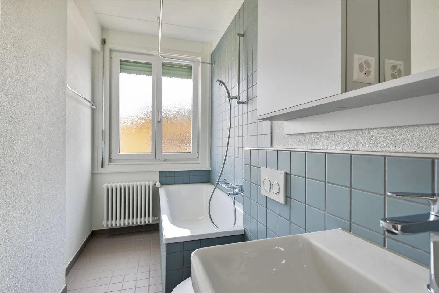 Bright Apartment in Peaceful Area - Photo 2 of 5