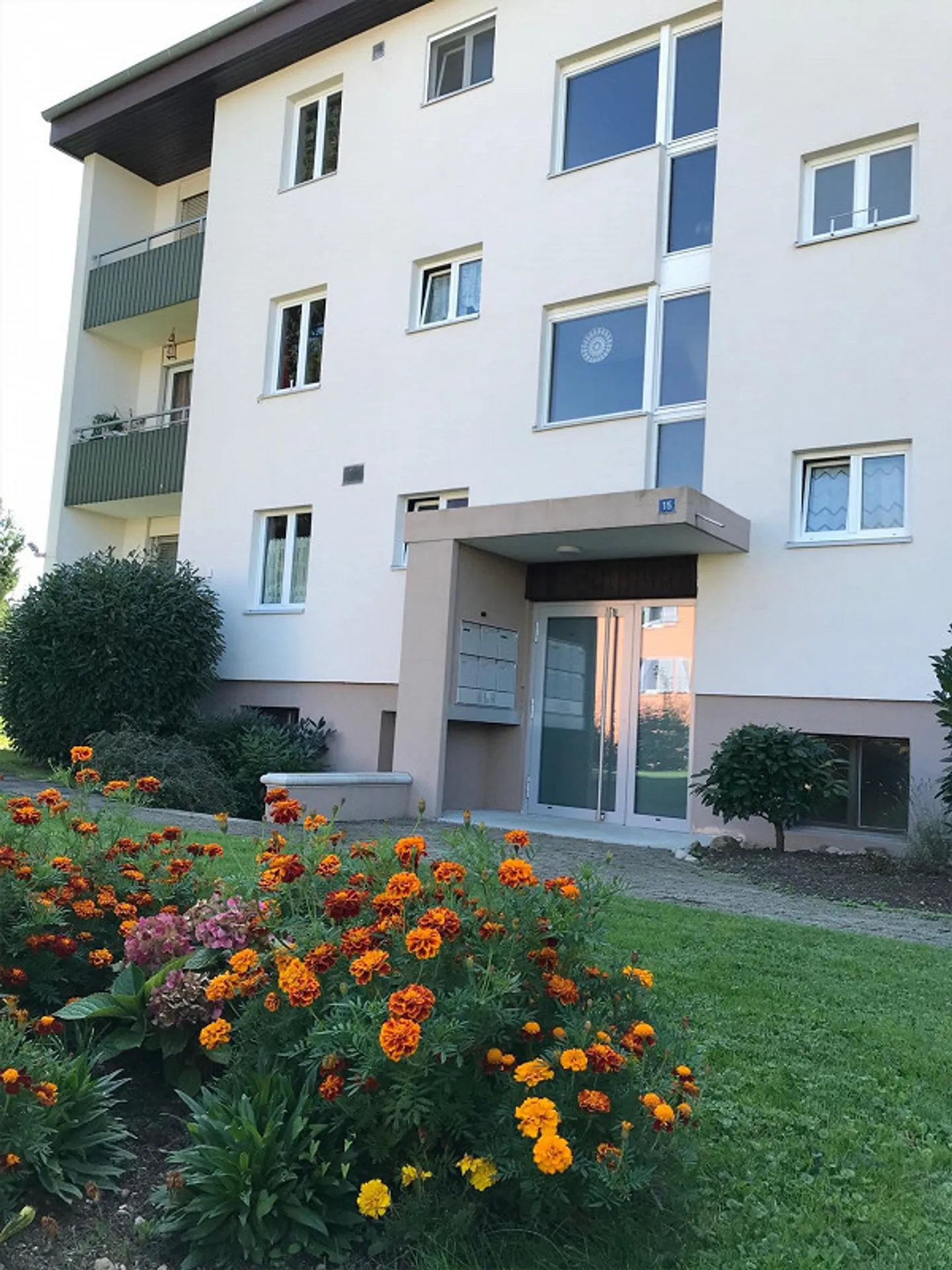 Appartement de 4,5 pièces avec vue sur le lac dans un emplacement ensoleillé au milieu de la nature - Photo 12 sur 13