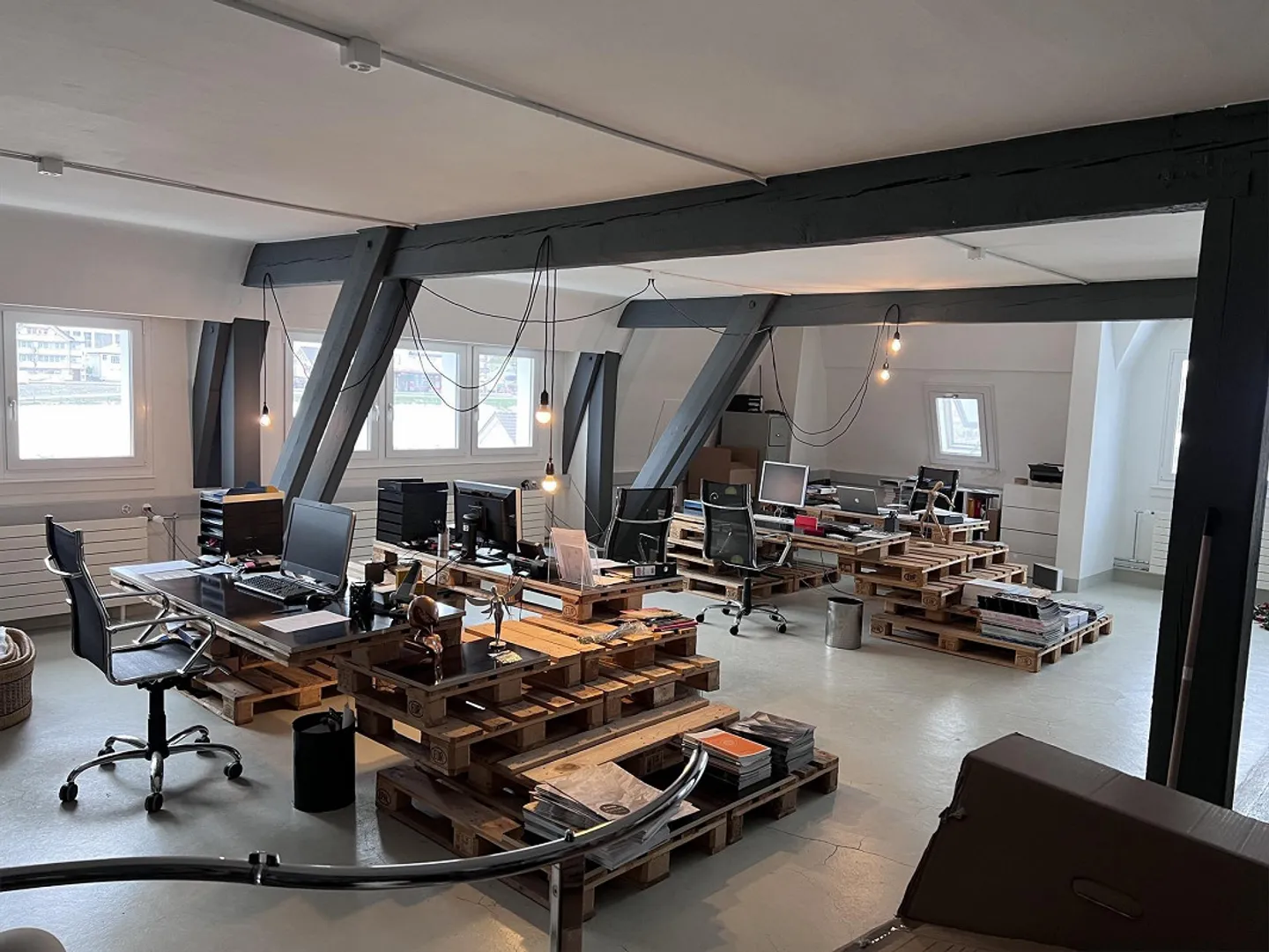 141 m2 - Büro mit Dachstockfeeling und eigener Terrasse - Foto 5 von 9
