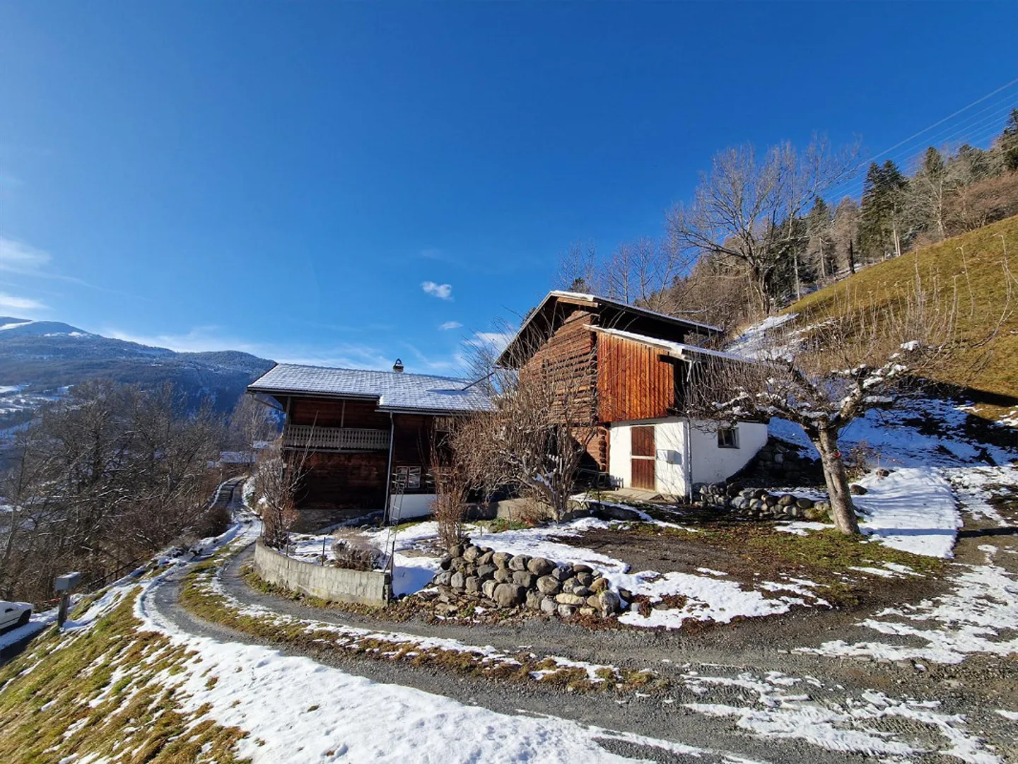 Charmantes Haus in Maladers - Foto 2 von 13