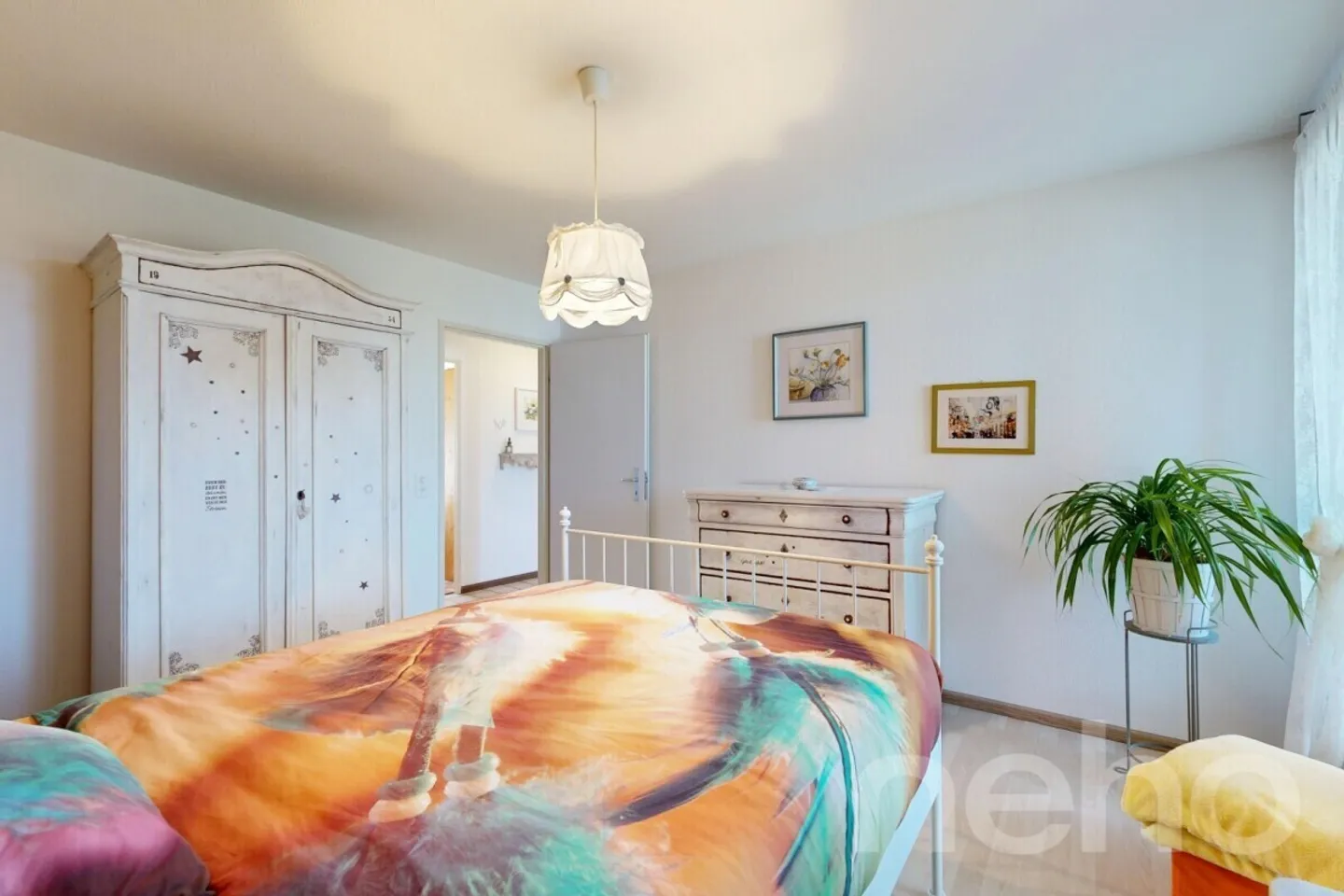 Spacious Apartment with Sunny Balcony - Photo 8 of 12