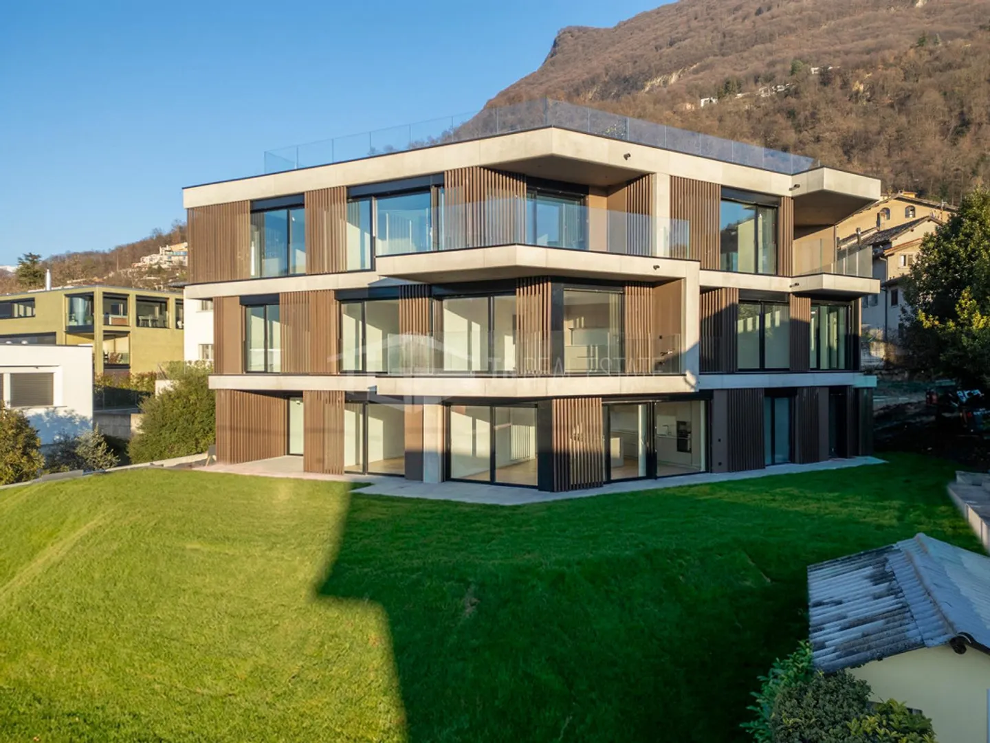 Appartamento Elegante con Giardino - Foto 1 di 11