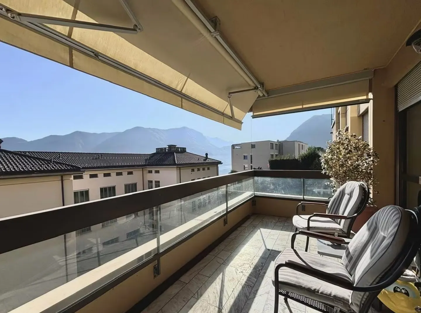 Modernes Apartment in Lugano - Foto 9 von 11