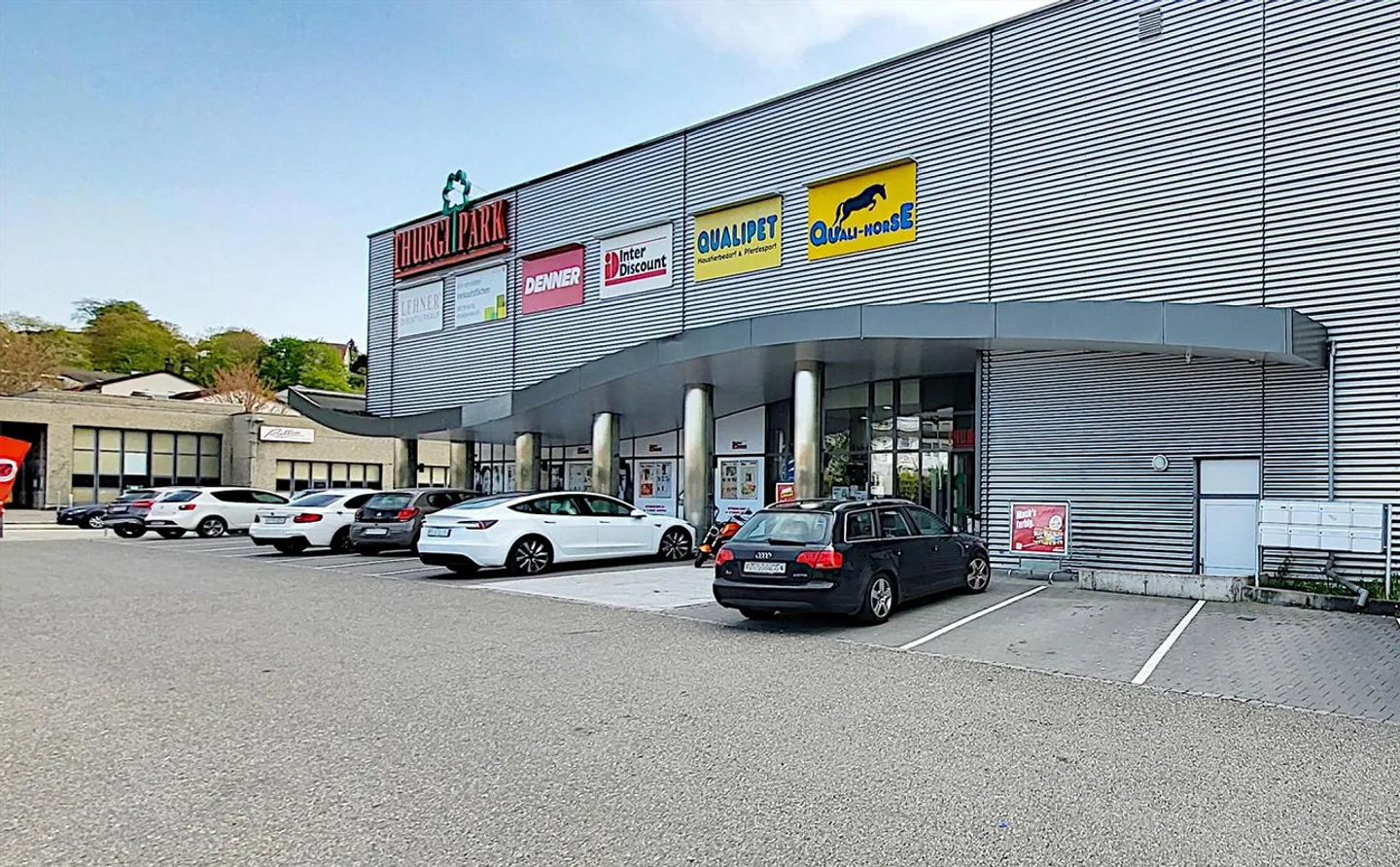Spazio di vendita con grande potenziale - Foto 1 di 10
