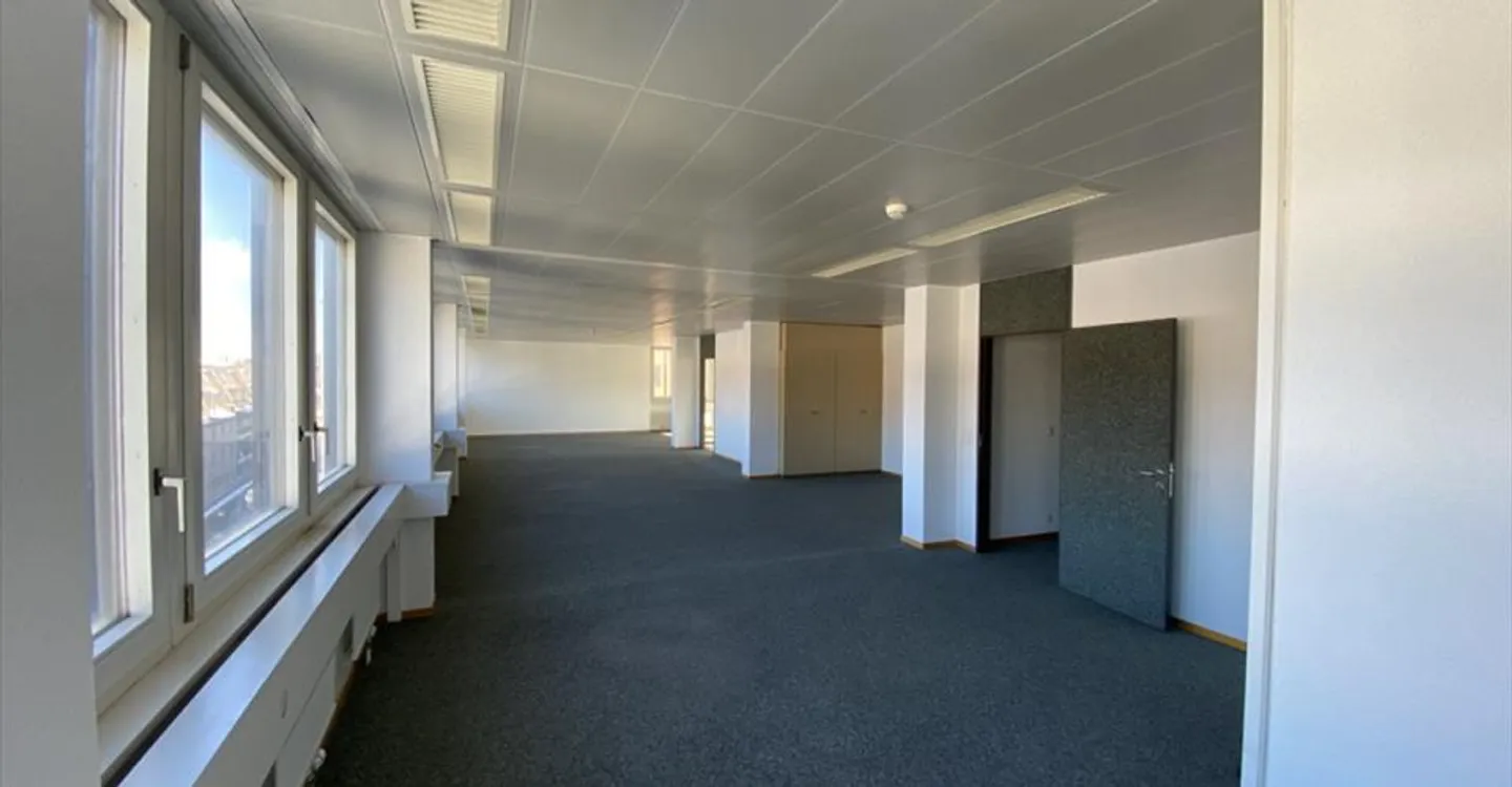 Mischgenutztes Gebäude mieten - Foto 2 von 8