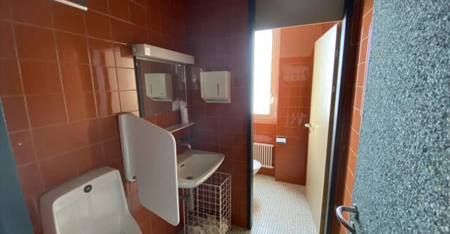 Mischgenutztes Gebäude mieten - Foto 6 von 8