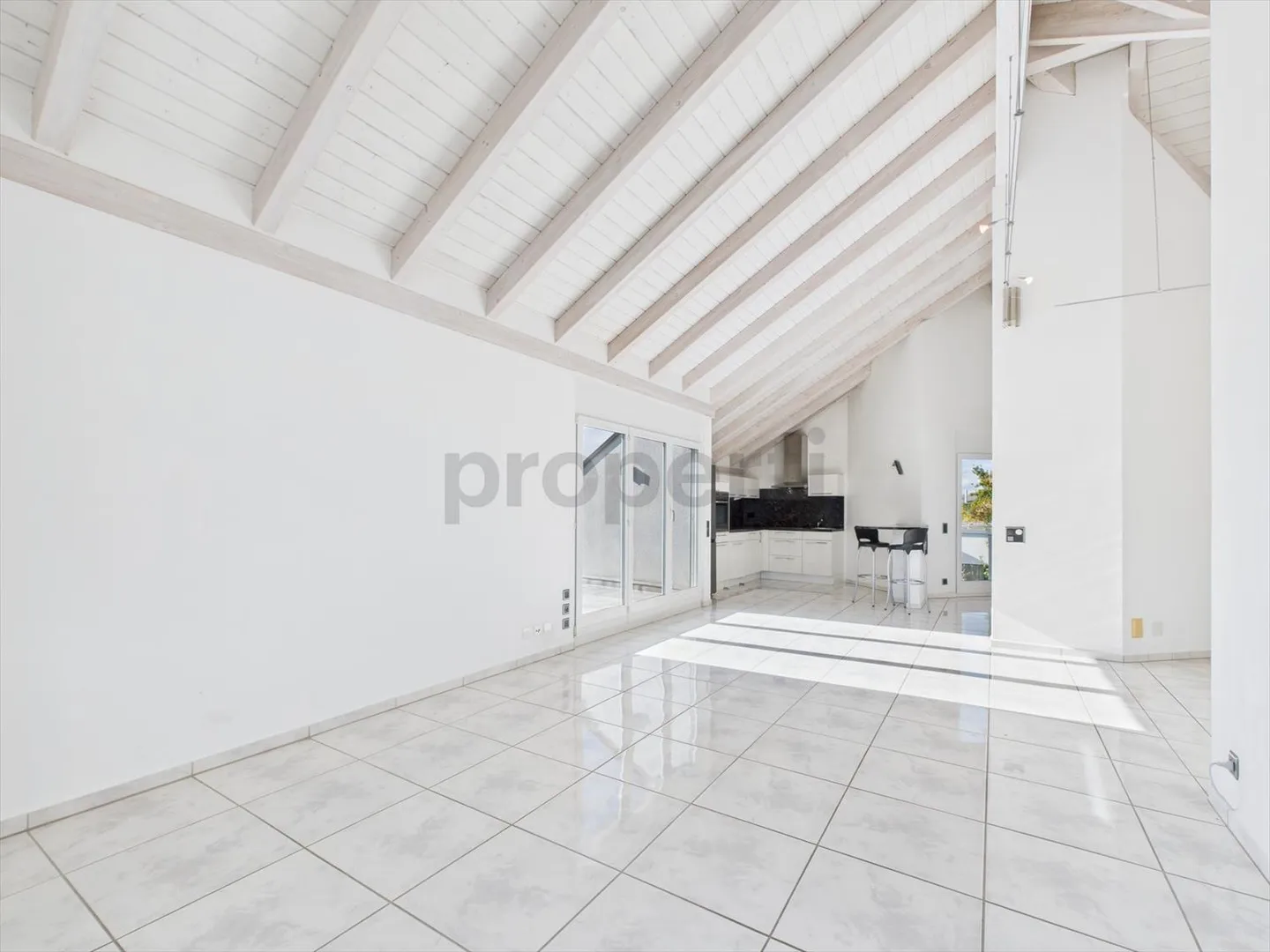 Appartamento mansardato incantevole a Bachenbülach | Cantone di Zurigo - Foto 2 di 13