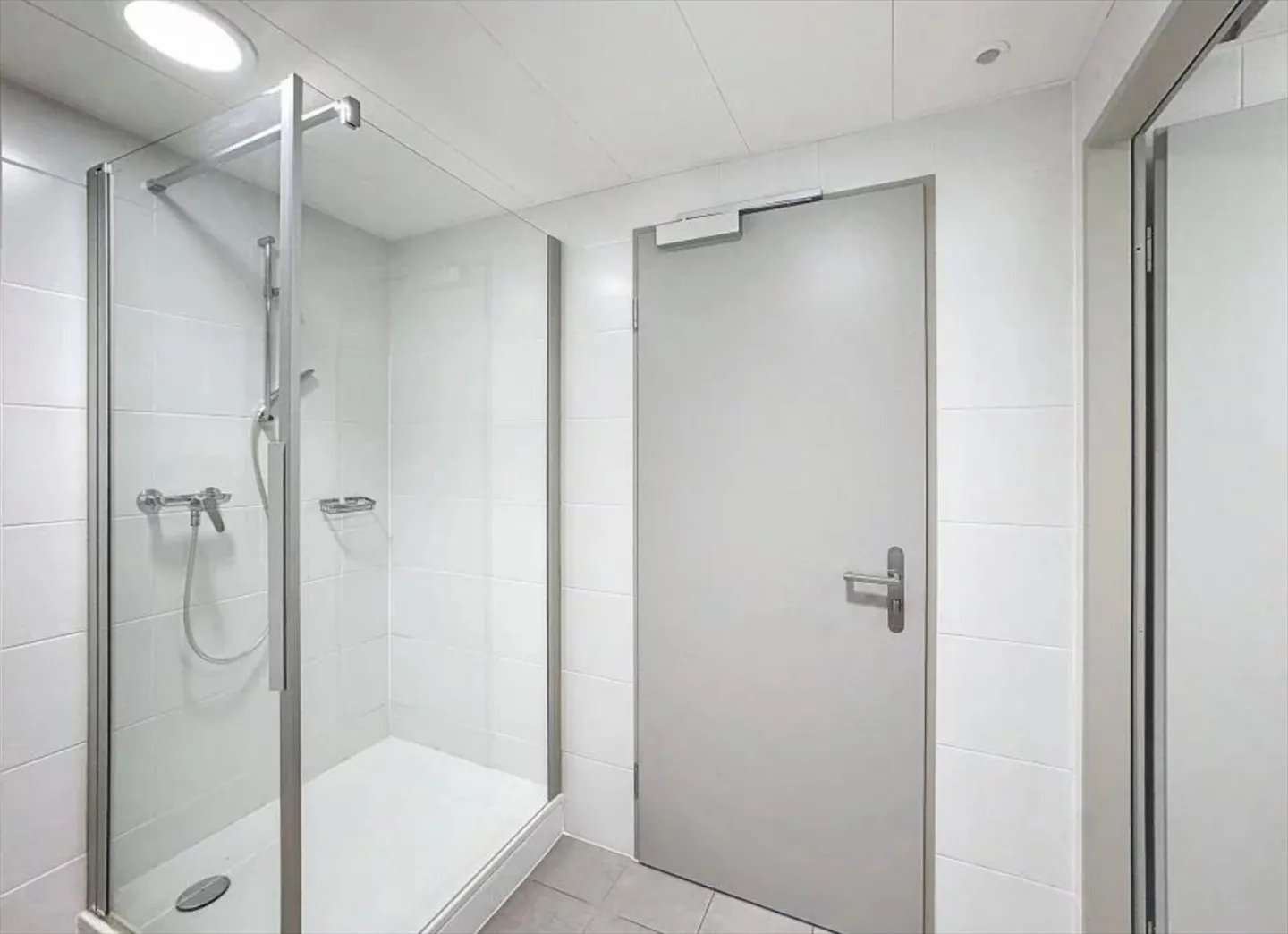 Ufficio di nuova costruzione di 230 m2 completamente attrezzato - Foto 4 di 4