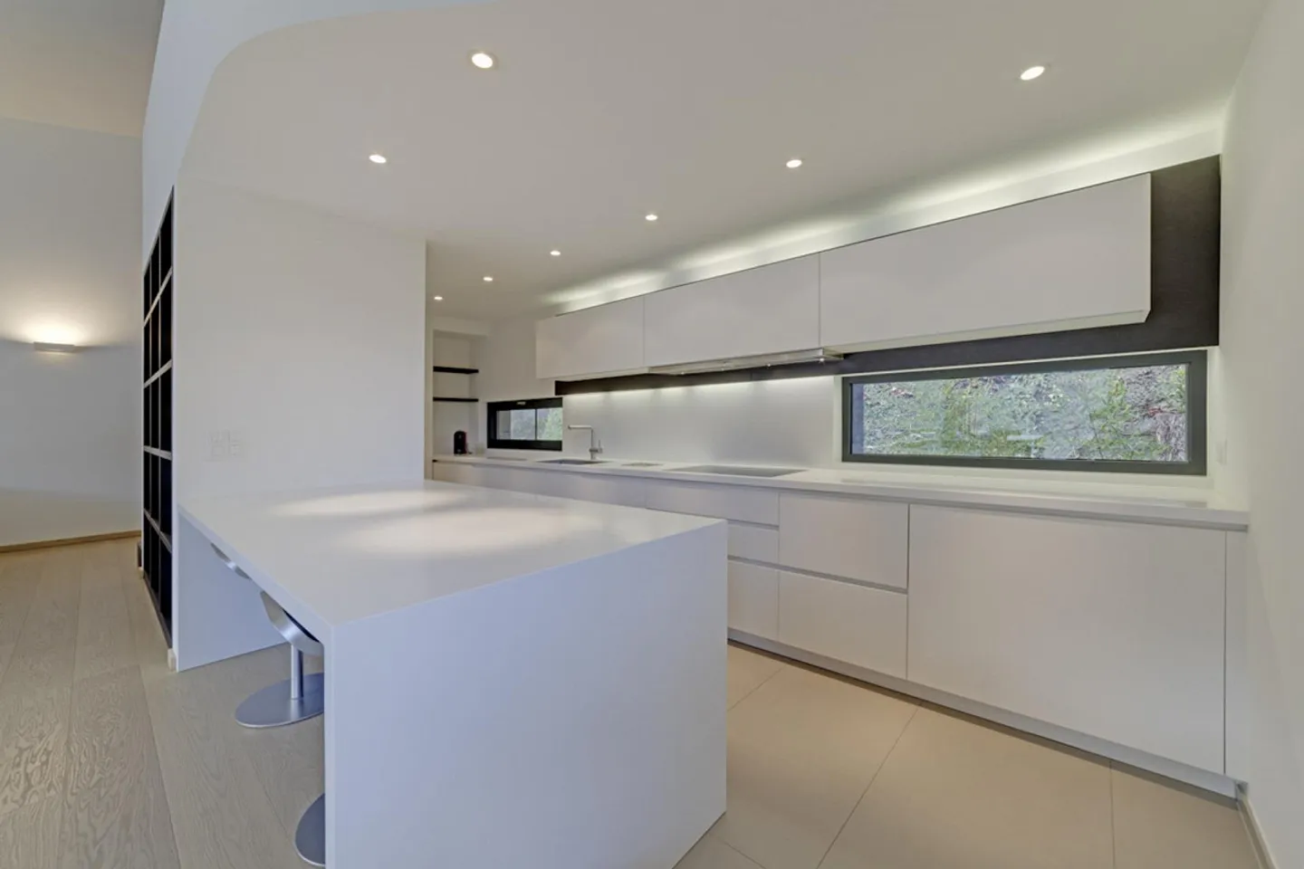 Appartement élégant de 4,5 pièces avec jardin et vue sur le lac - Photo 7 sur 12