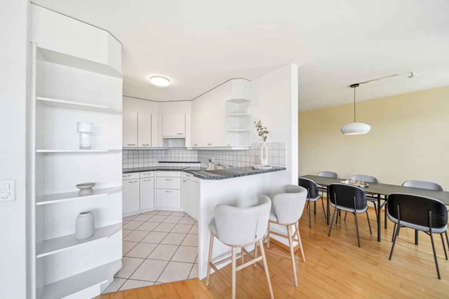 Charmante Wohnung in Steinhausen - Foto 3 von 8