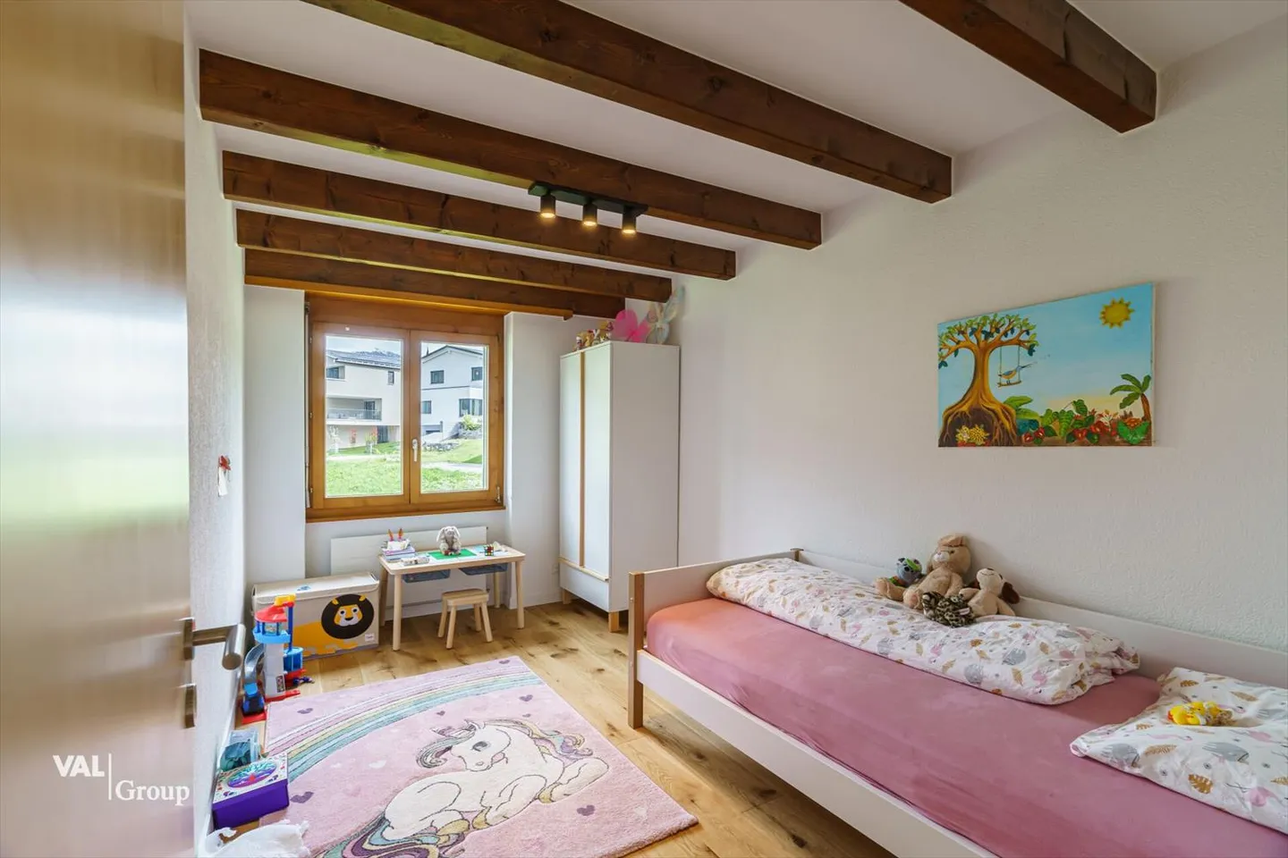 Light-flooded attic apartment with panoramic view at Brigerberg - Photo 8 of 13