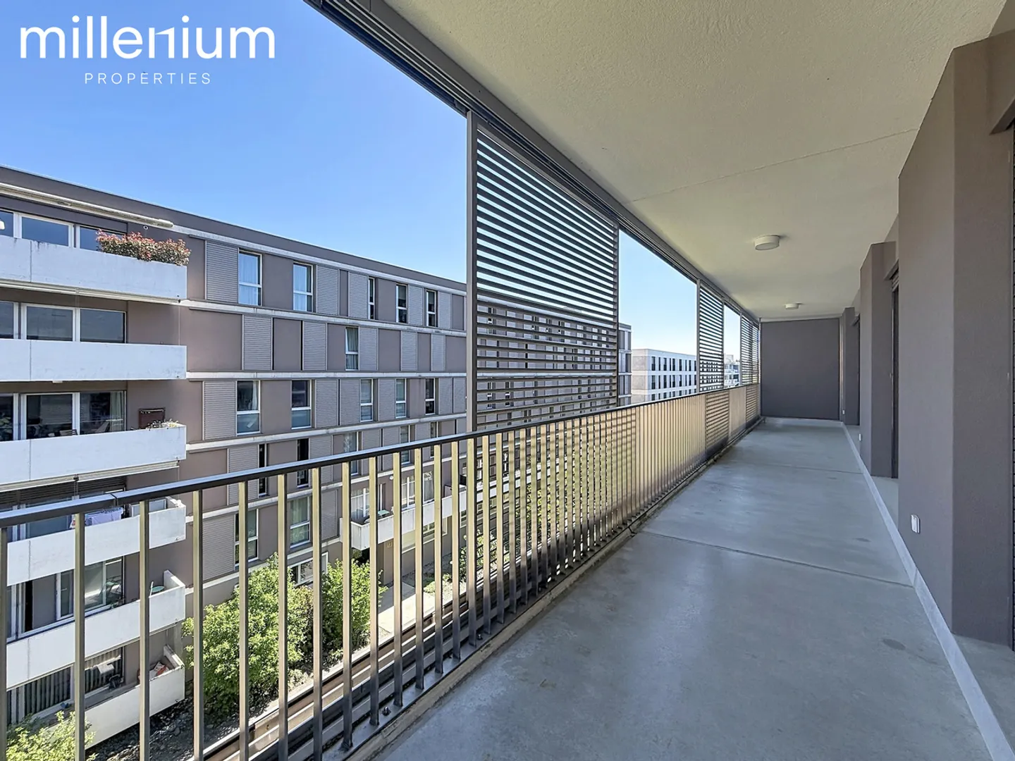 Appartement avec 4 chambres, grand balcon et équipements modernes à Meyrin - Photo 1 sur 9